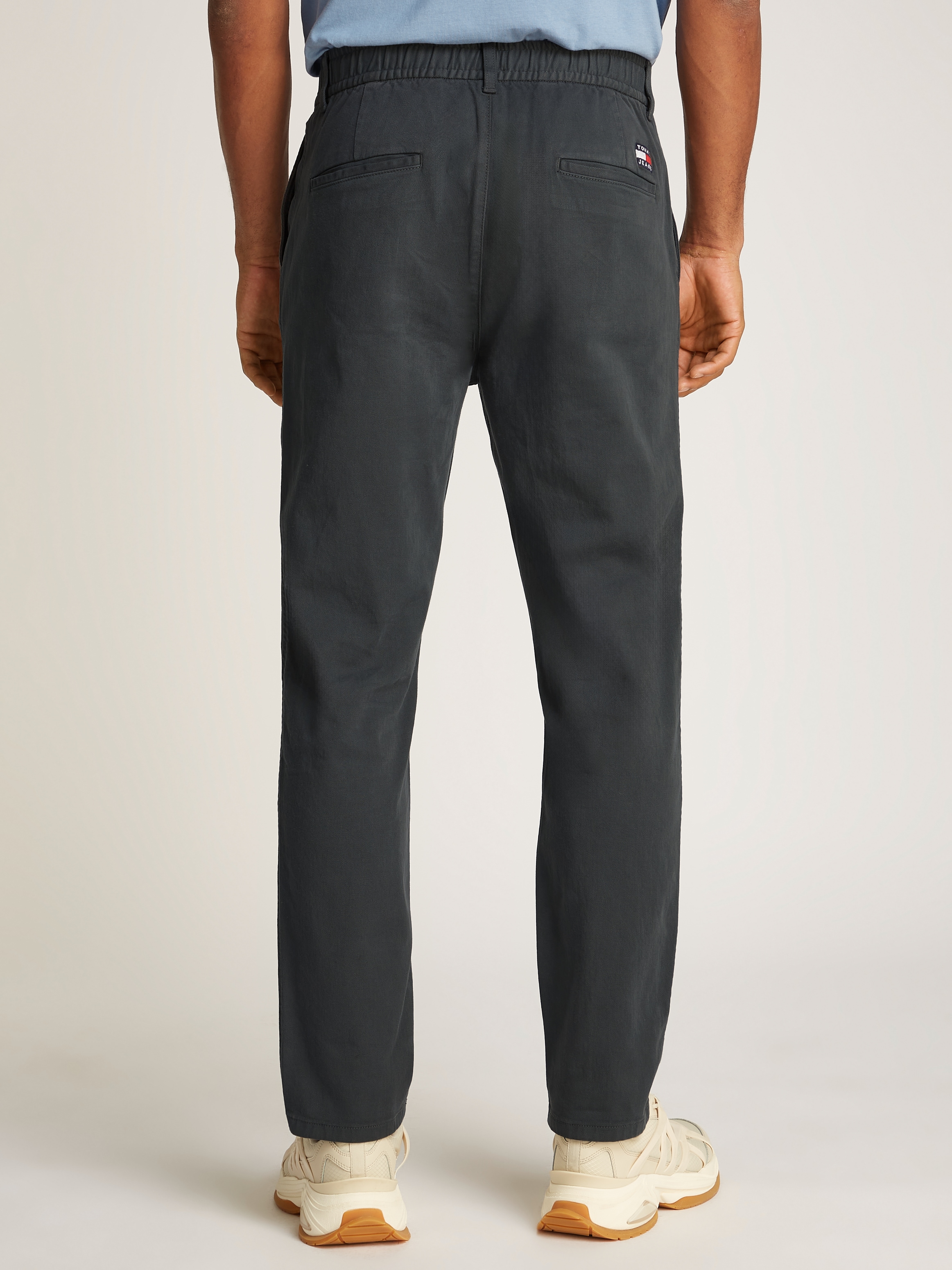 Tommy Jeans Chinohose »TJM CASUAL ELASTICATED PANT«, mit Bundfalten