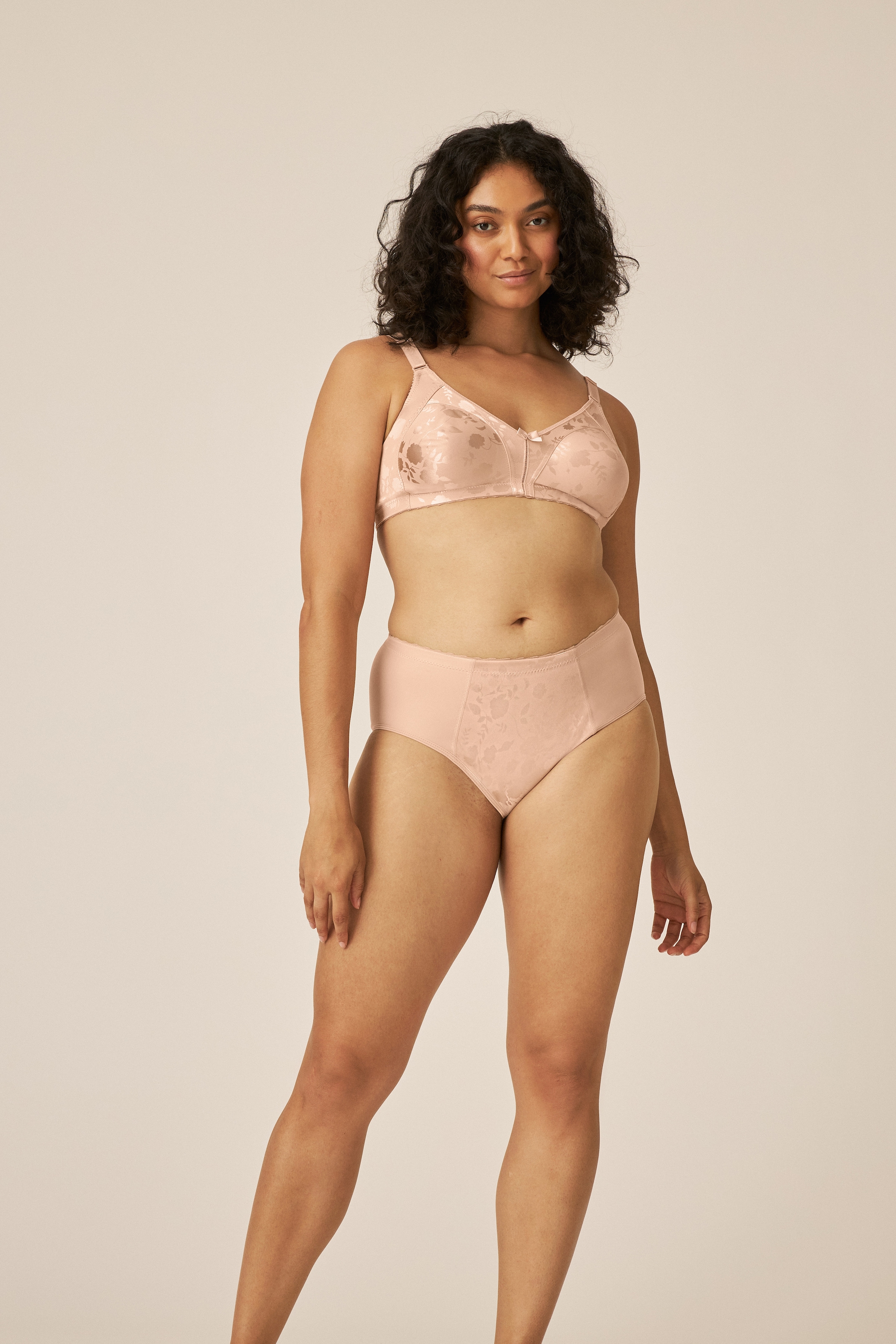 Naturana Minimizer-BH »Minimizer« 1 Stk. Shaping-Effekt, breite Träger, feminin, bügellos, Satin, Blumenmuster