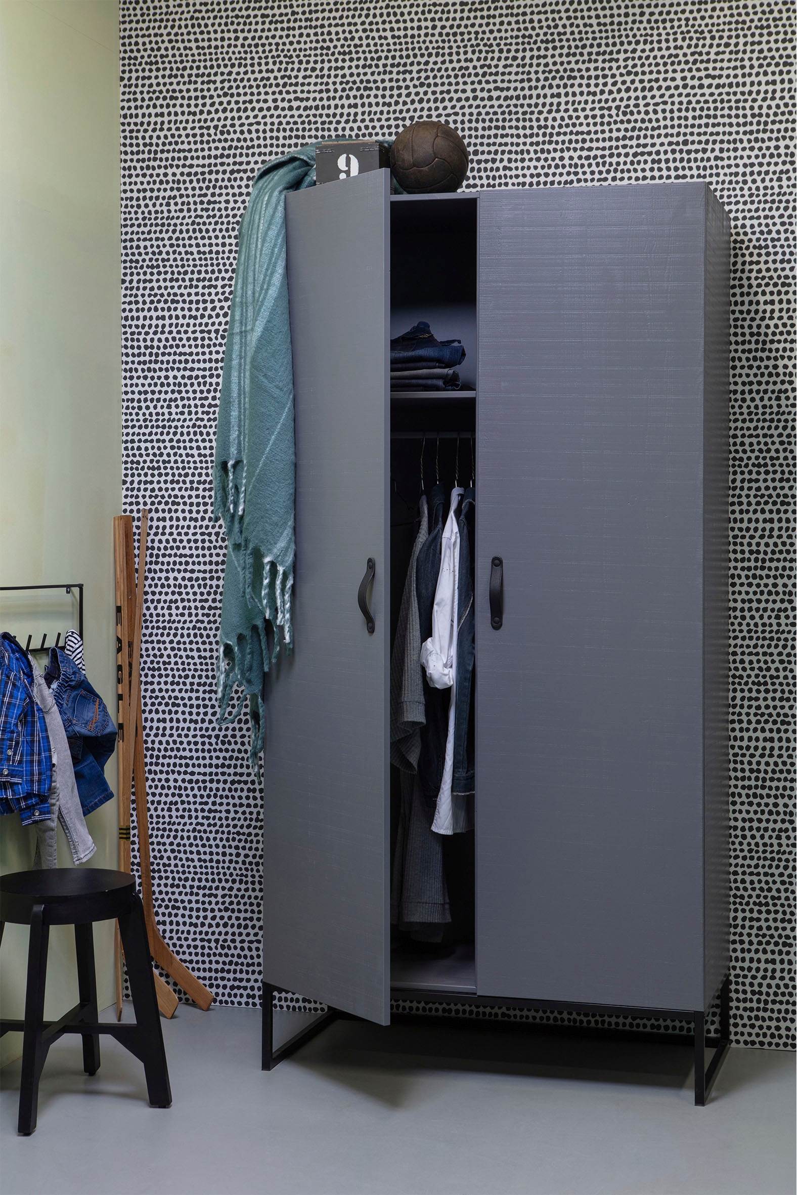 WOOOD Garderobenschrank »Morris«, mit Kleiderstange, massiv Kiefer H 195 cm x B 100 cm