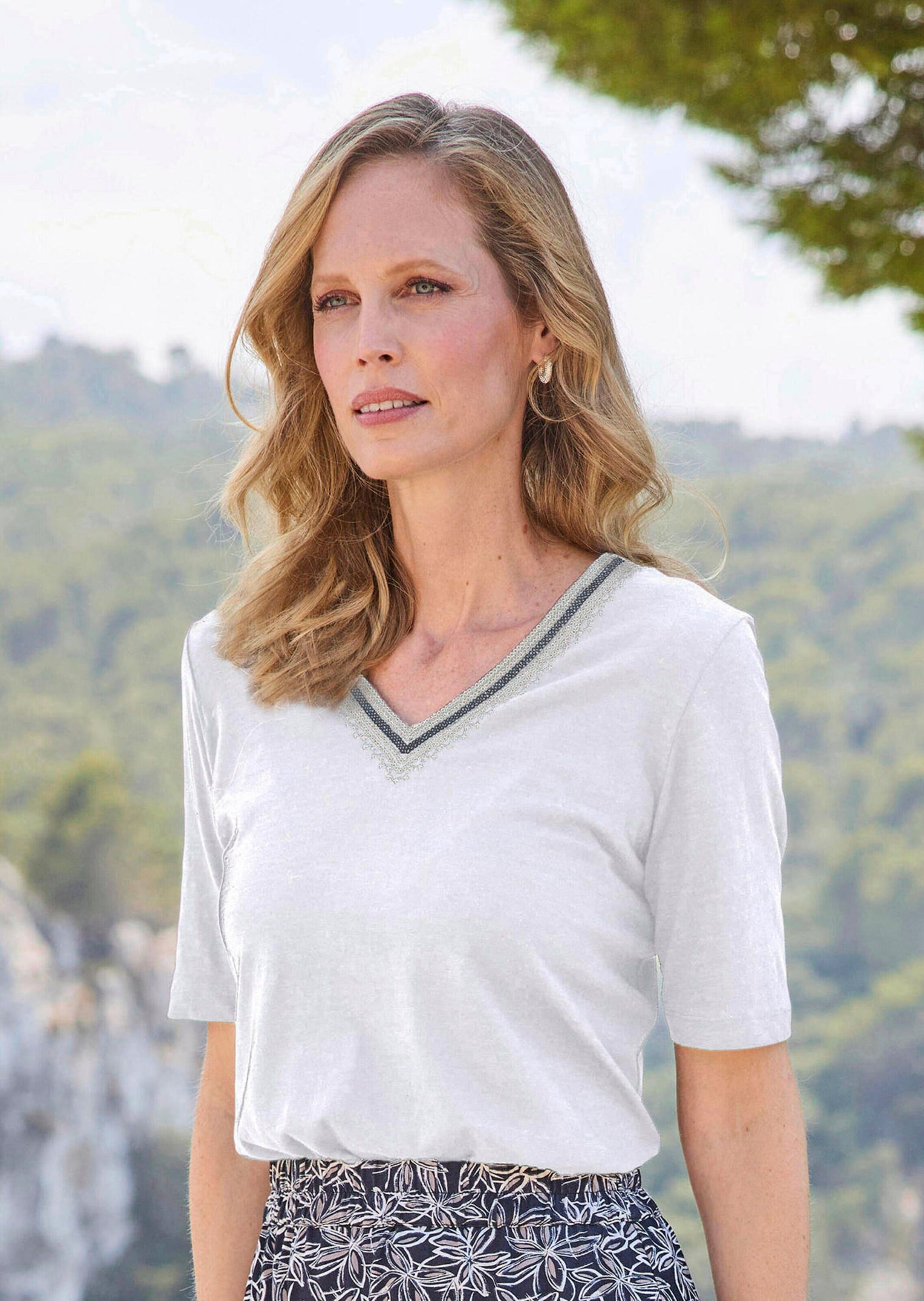 GOLDNER Kurzarmshirt »Baumwollshirt mit edler Stickerei« dekorative Stickerei am Ausschnitt