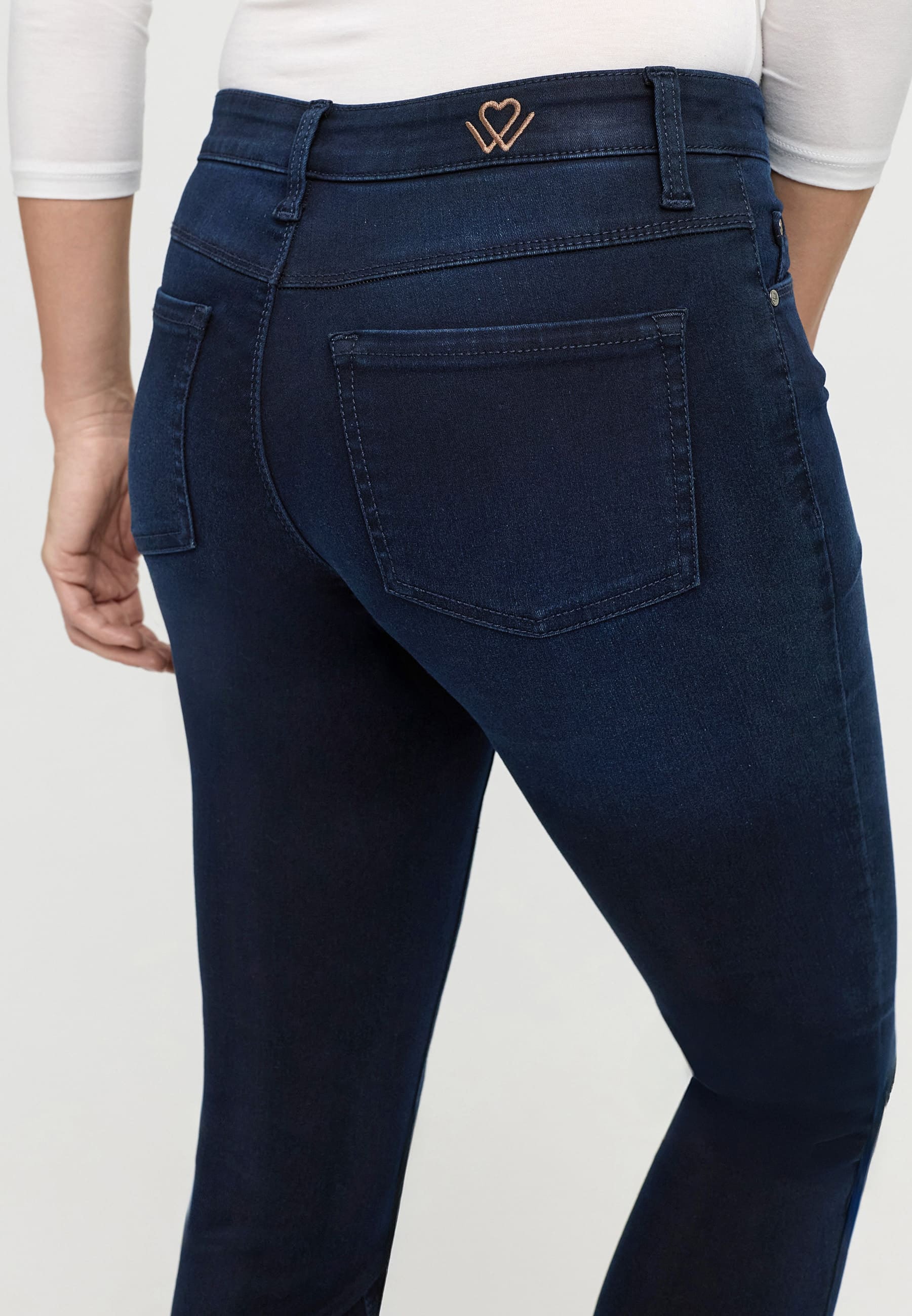 wonderjeans Slim-fit-Jeans »Classic« Klassischer gerader Schnitt