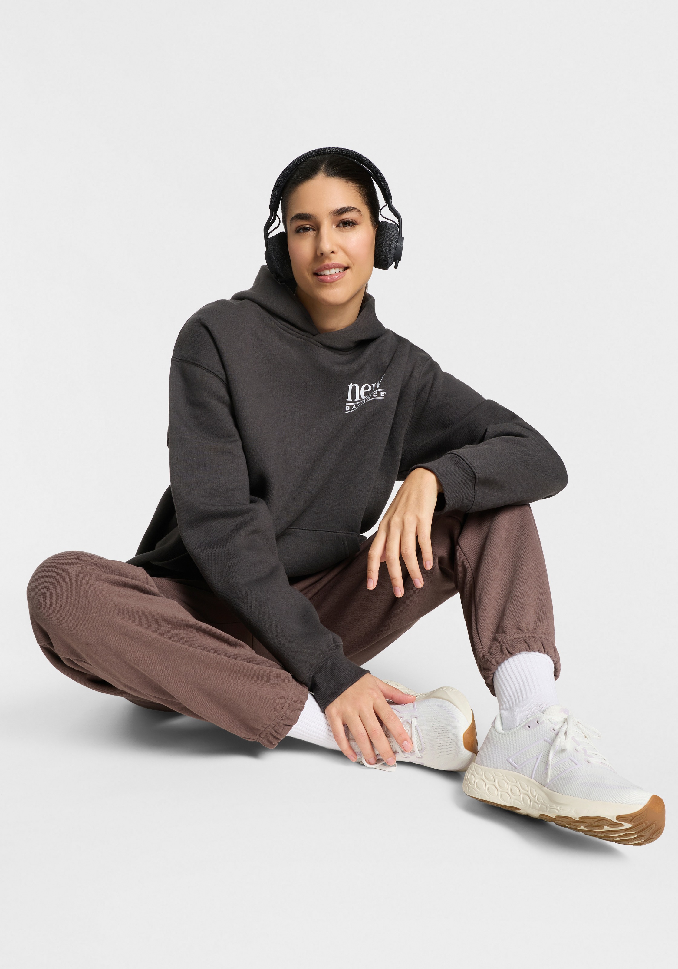 New Balance Kapuzensweatshirt , mit Kapuze, Rundhalsausschnitt, sportlicher Stil
