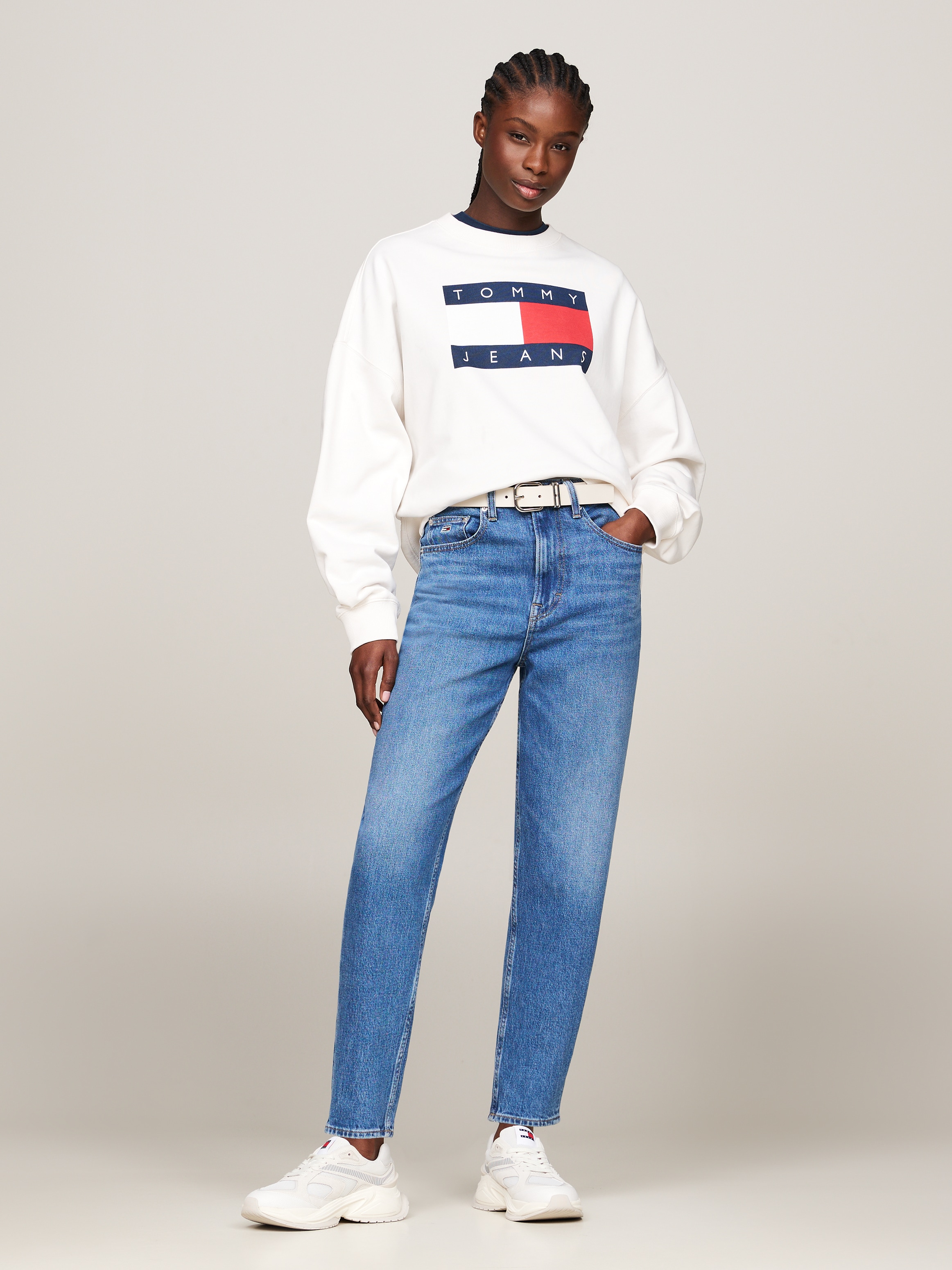 Tommy Jeans Tapered-fit-Jeans »High waist - Mom-Jeans Tapered«, Im 5-Pocket-Style und leicht ausgewaschen