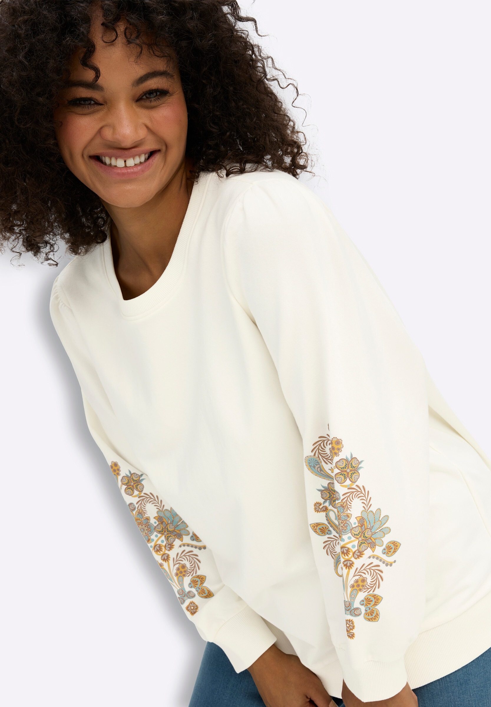 Sheego Sweatshirt »Sweatshirt Sweatshirt mit Blumenprint am Ärmel«
