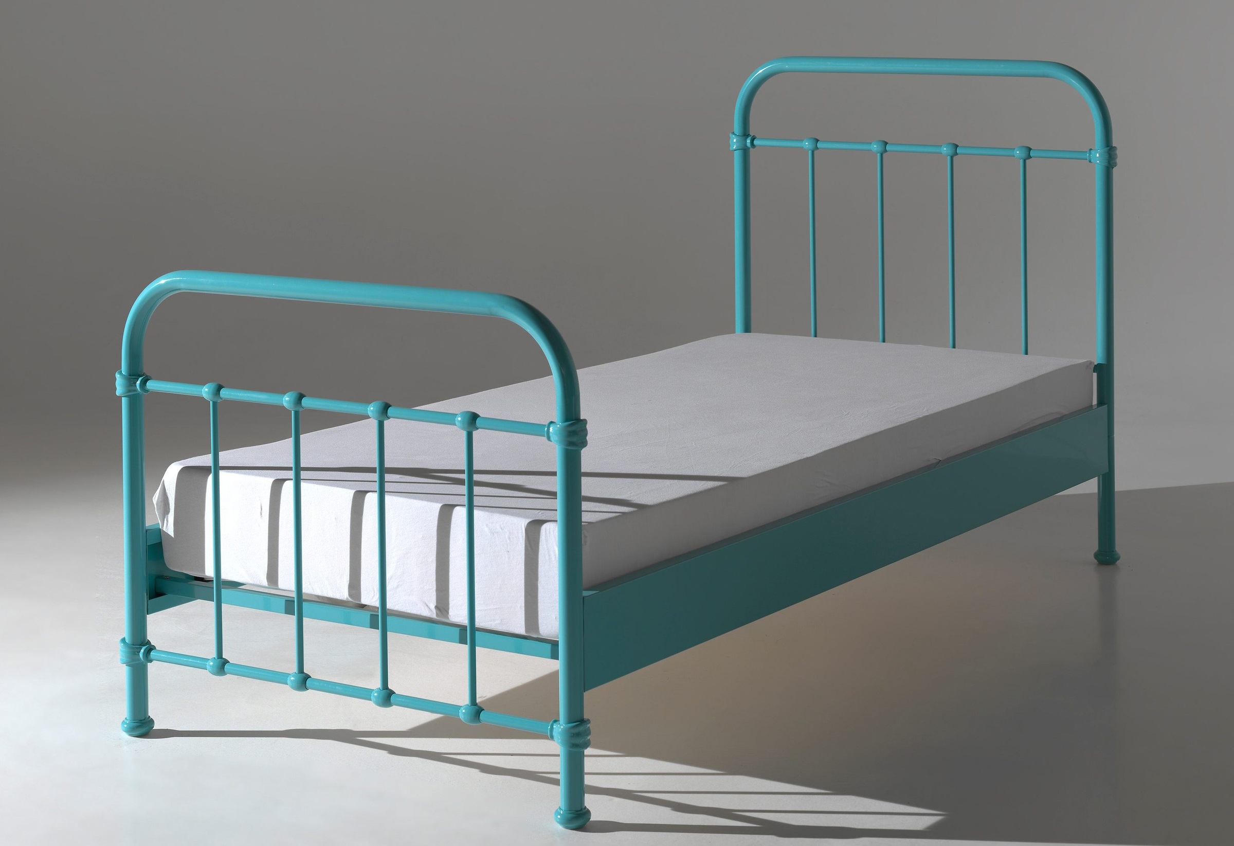Vipack Einzelbett »New York, Bettgestell Metall, pulverbeschichtet, in zeitlosem Design«, (H/T ca. 100x210cm, inkl. Lattenrost, sehr stabil gebaut), zwei Breiten und mehrere Farben zu Auswahl