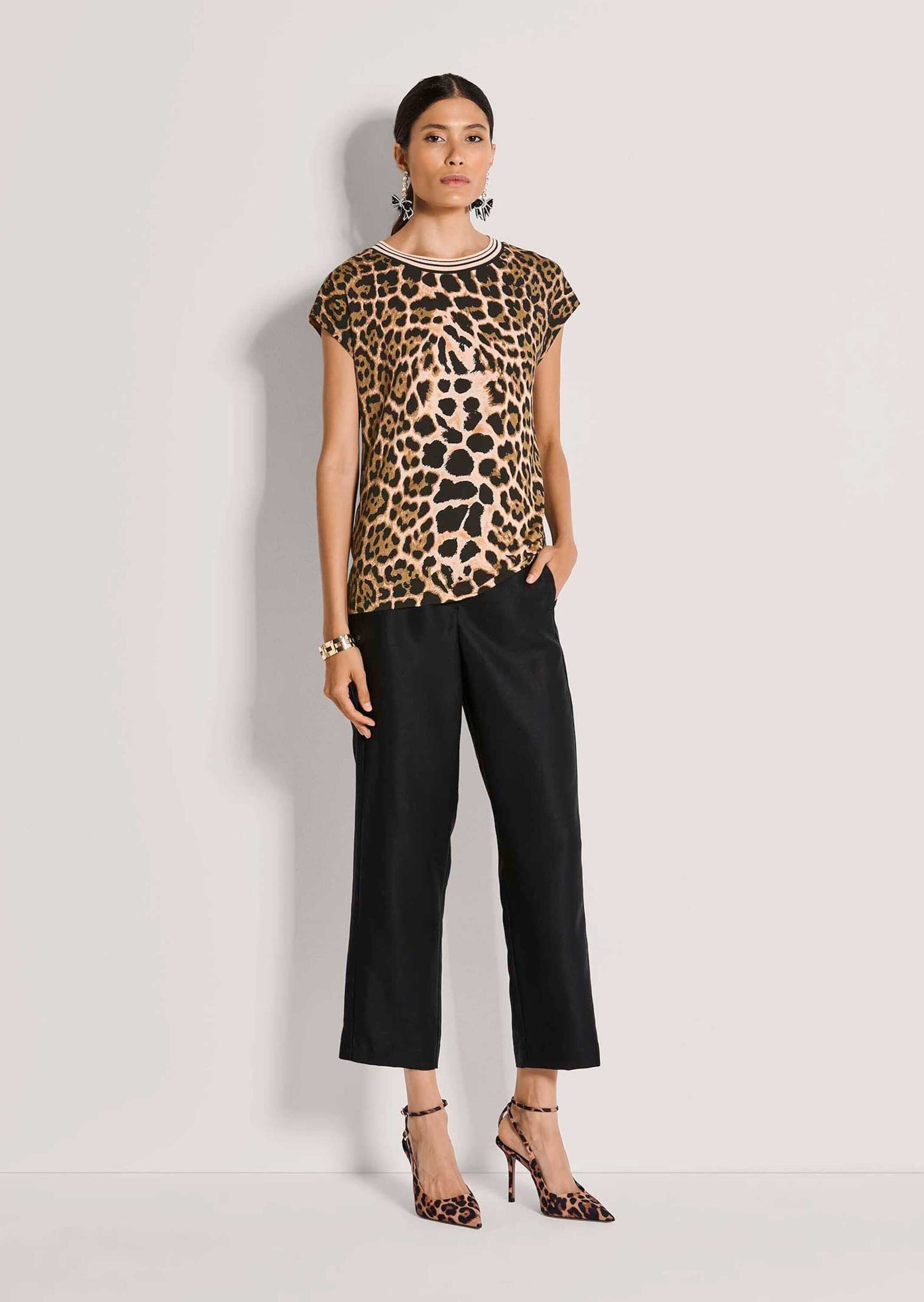 MADELEINE Kurzarmshirt »Shirt Kurzarm Shirt mit Leo-Print« Geringelte Blende