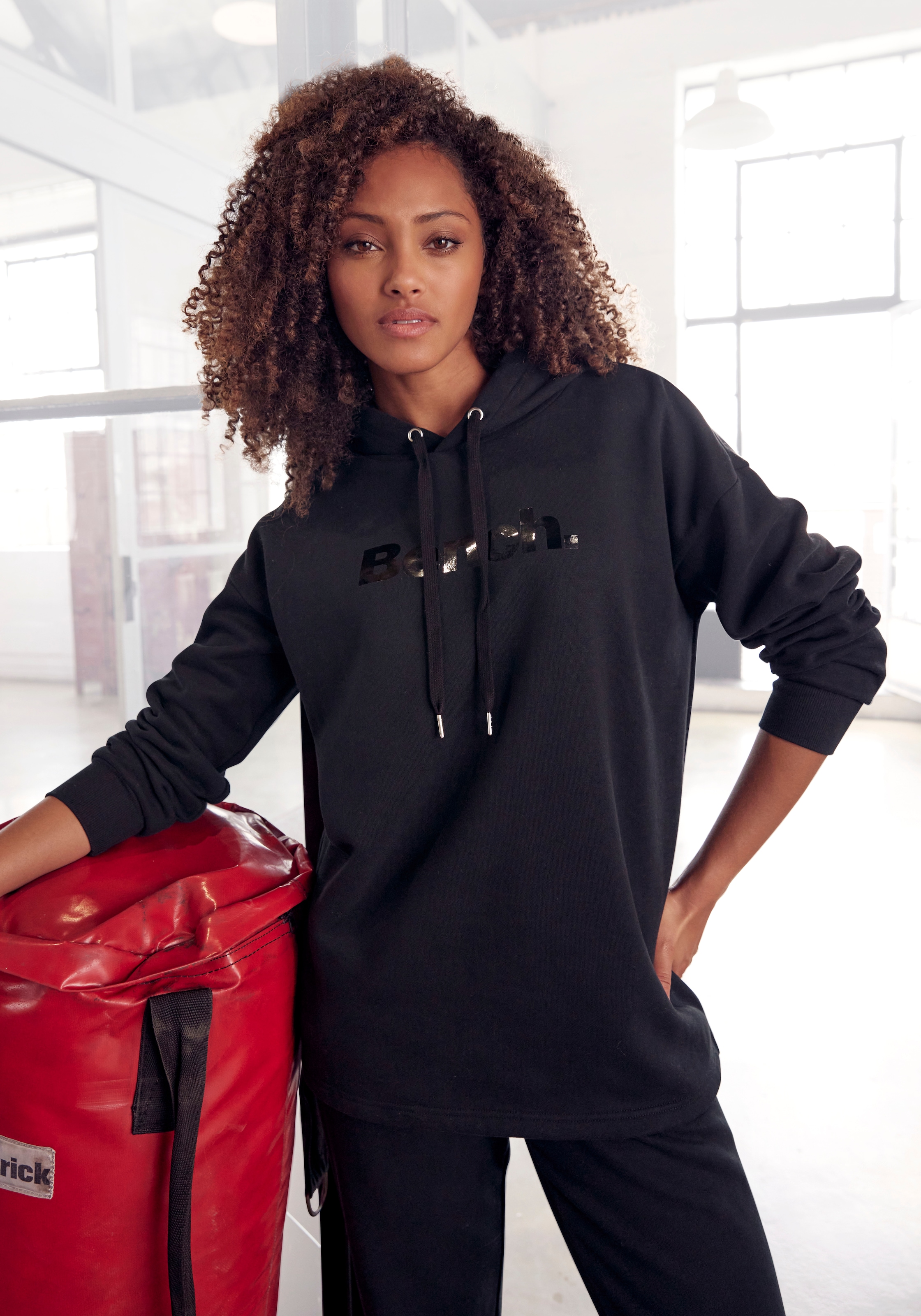 Bench. Loungewear Hoodie »-Kapuzensweatshirt«, mit glänzendem Logodruck,  Loungewear, Loungeanzug im OTTO Online Shop