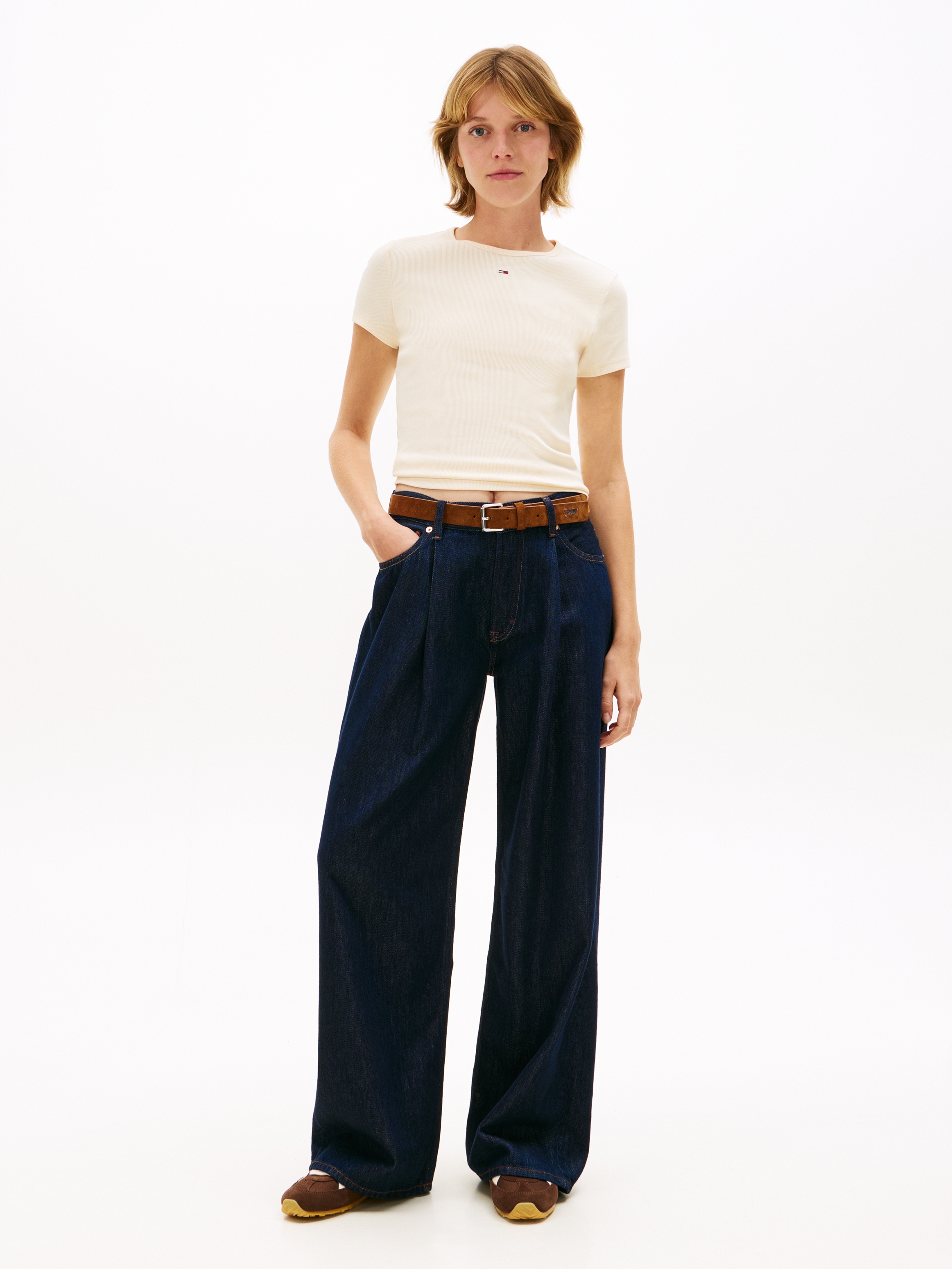 Tommy Jeans Kurzarmshirt »TJW ESSENTIAL RIB SHORT SLEEVE EXT« Baumwollmischung in gerippter Struktur, Slim Fit