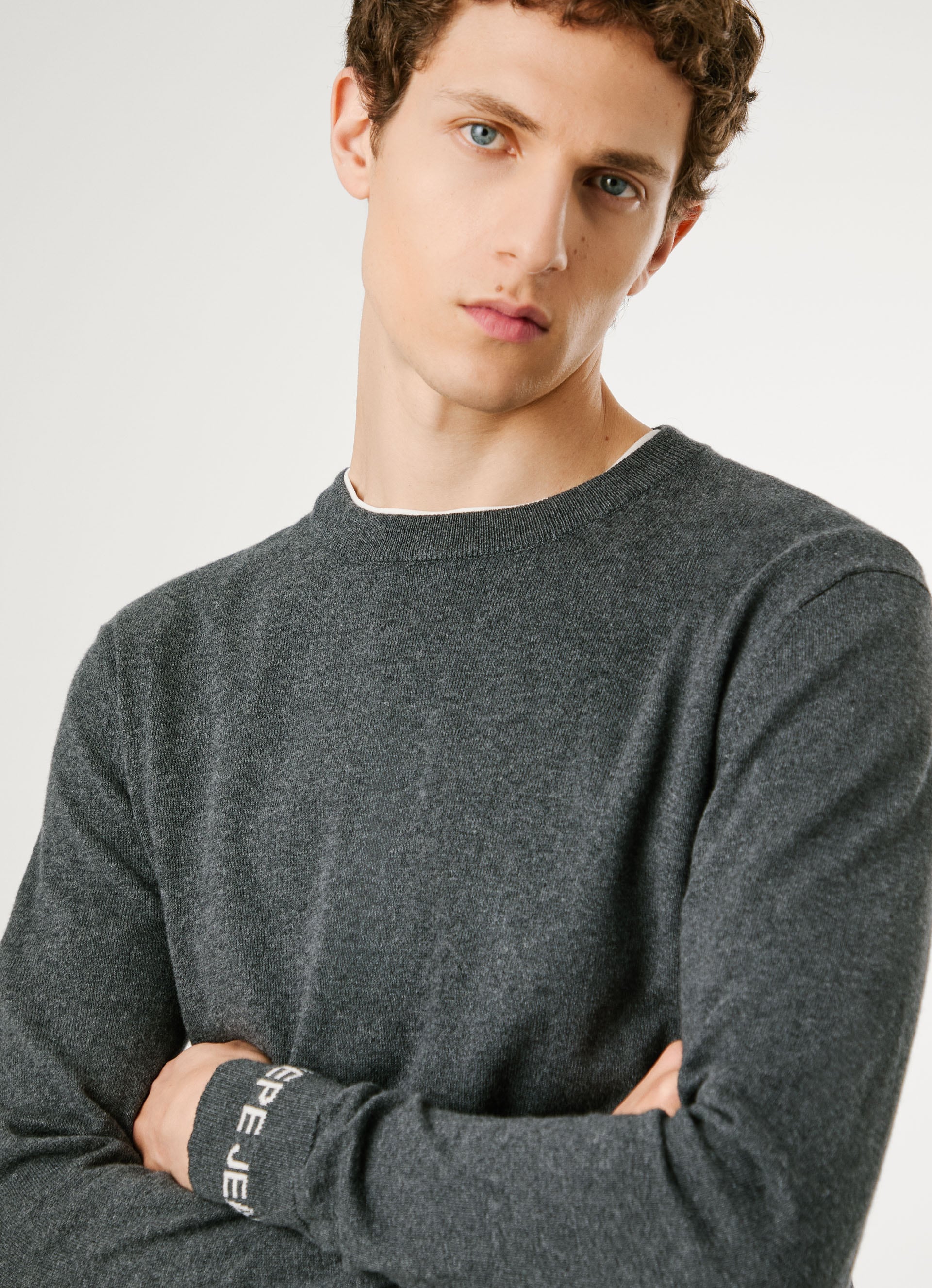 Pepe Jeans Strickpullover »ANDRE CREW NECK« mit Rundhals, Logo-Jacquard