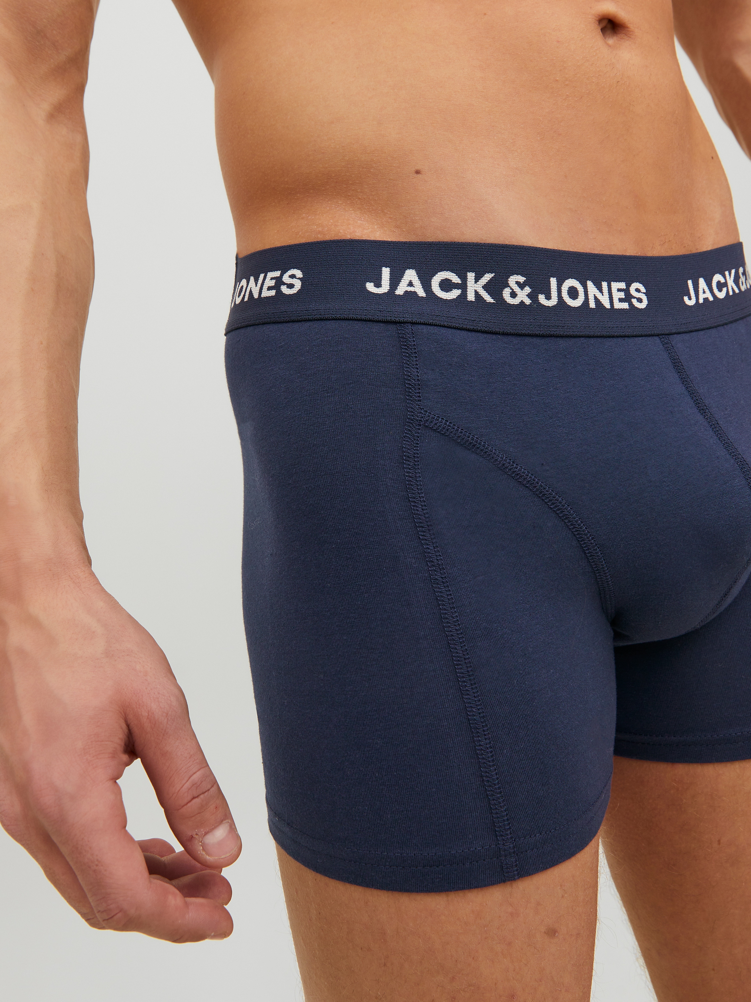 Jack & Jones Boxer »JACANTHONY  im 3er Pack mit Logo-Bund und weichem Griff« Packung, 3 Stk. unifarben mit Farbeinsatz, modisch, eng anliegend, Baumwollmischung
