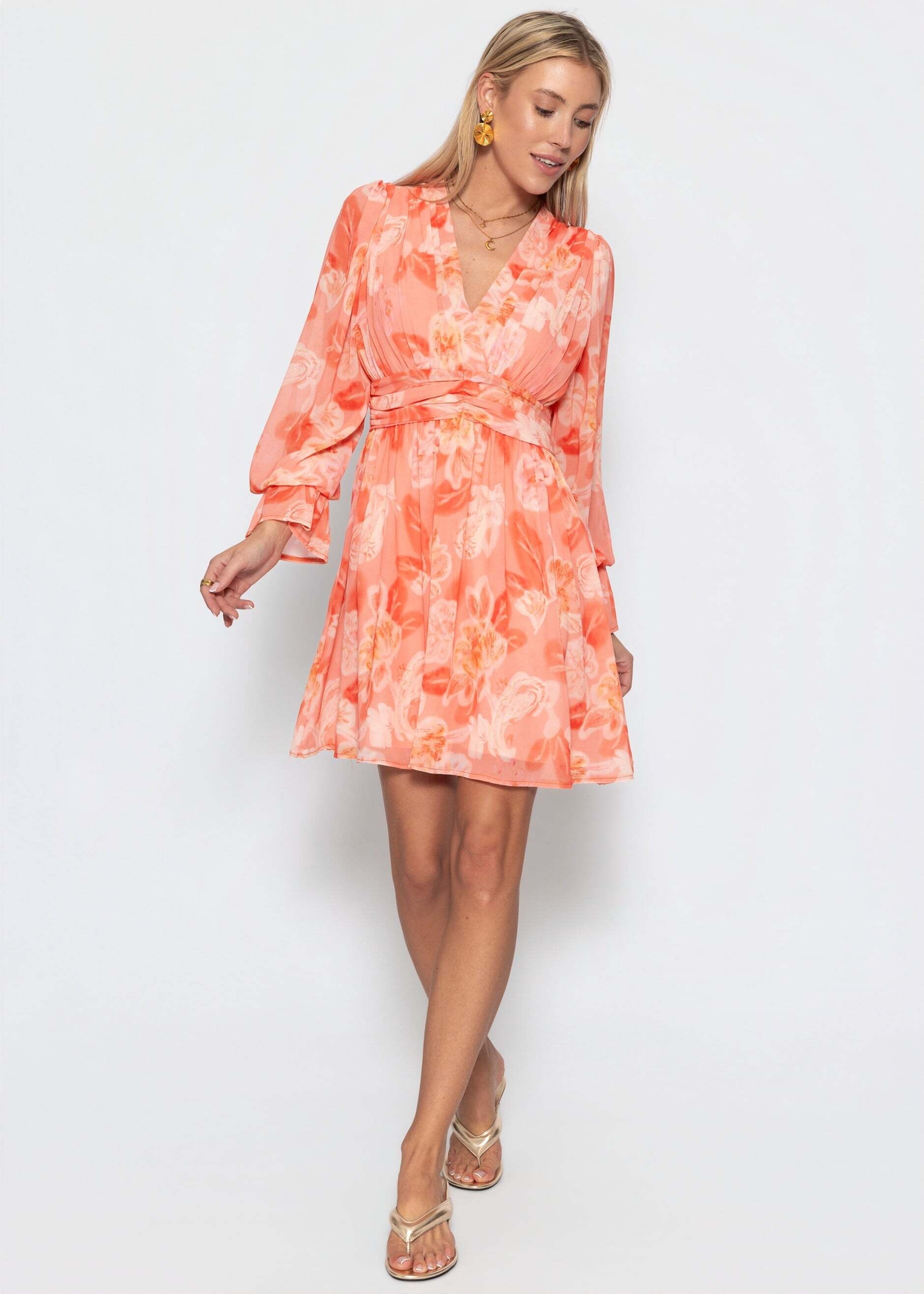 SASSYCLASSY Minikleid »Langarm-Chiffonkleid mit Blumenprint« Romantisches Minikleid mit Volantabschluss an den Ärmeln Koralle