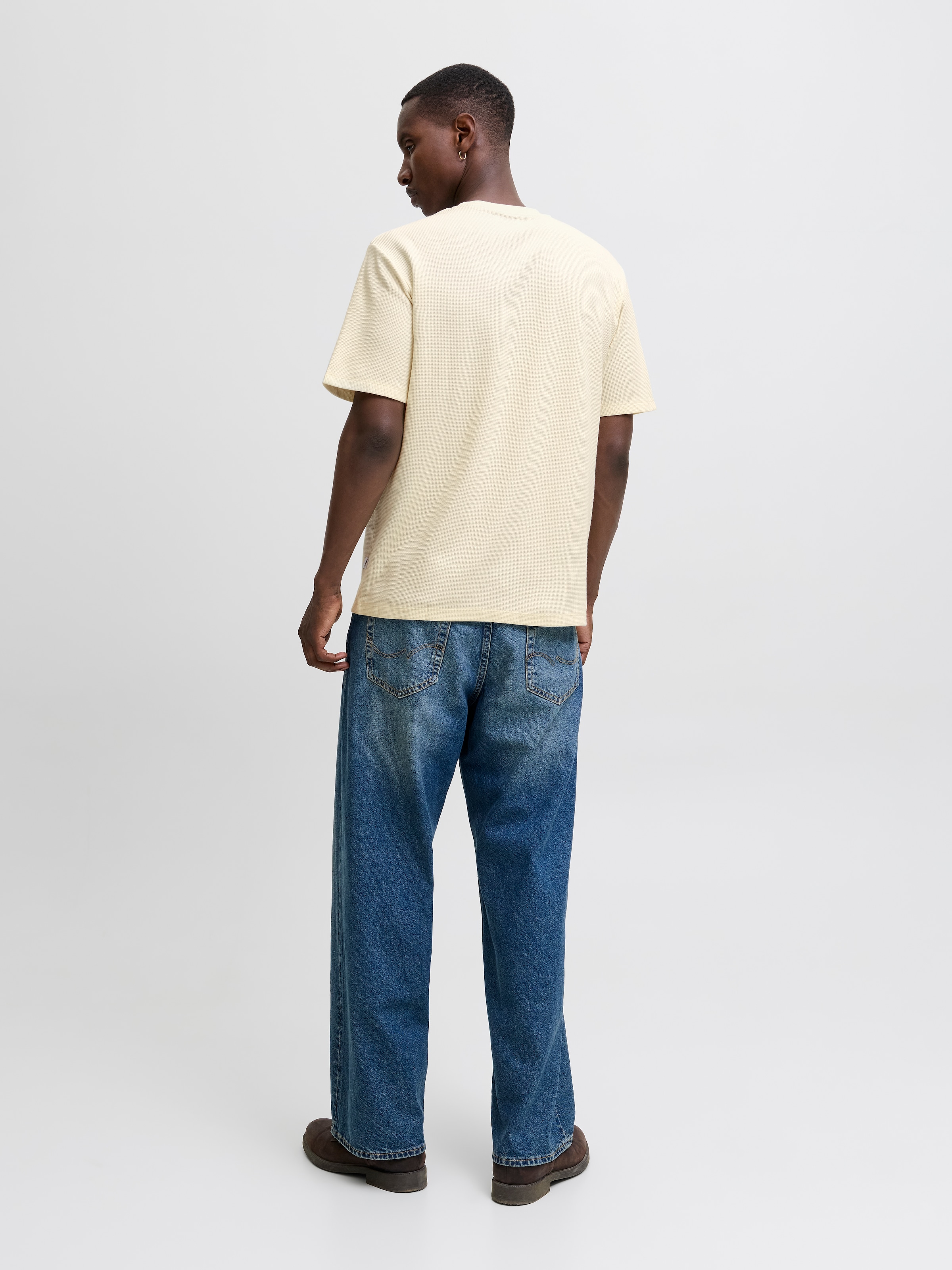 Jack & Jones T-Shirt »JJEAUSTIN TEE SS NOOS«, mit Markenlabel