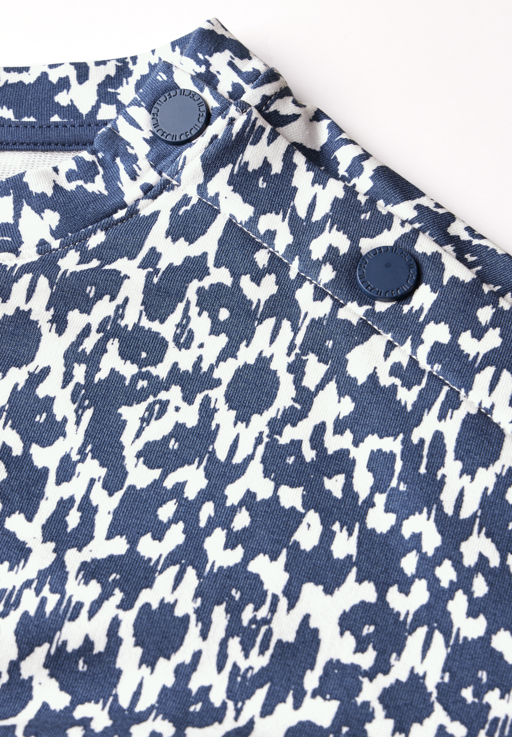Cecil Print-Shirt, mit Minimalprint und Knopfdetail