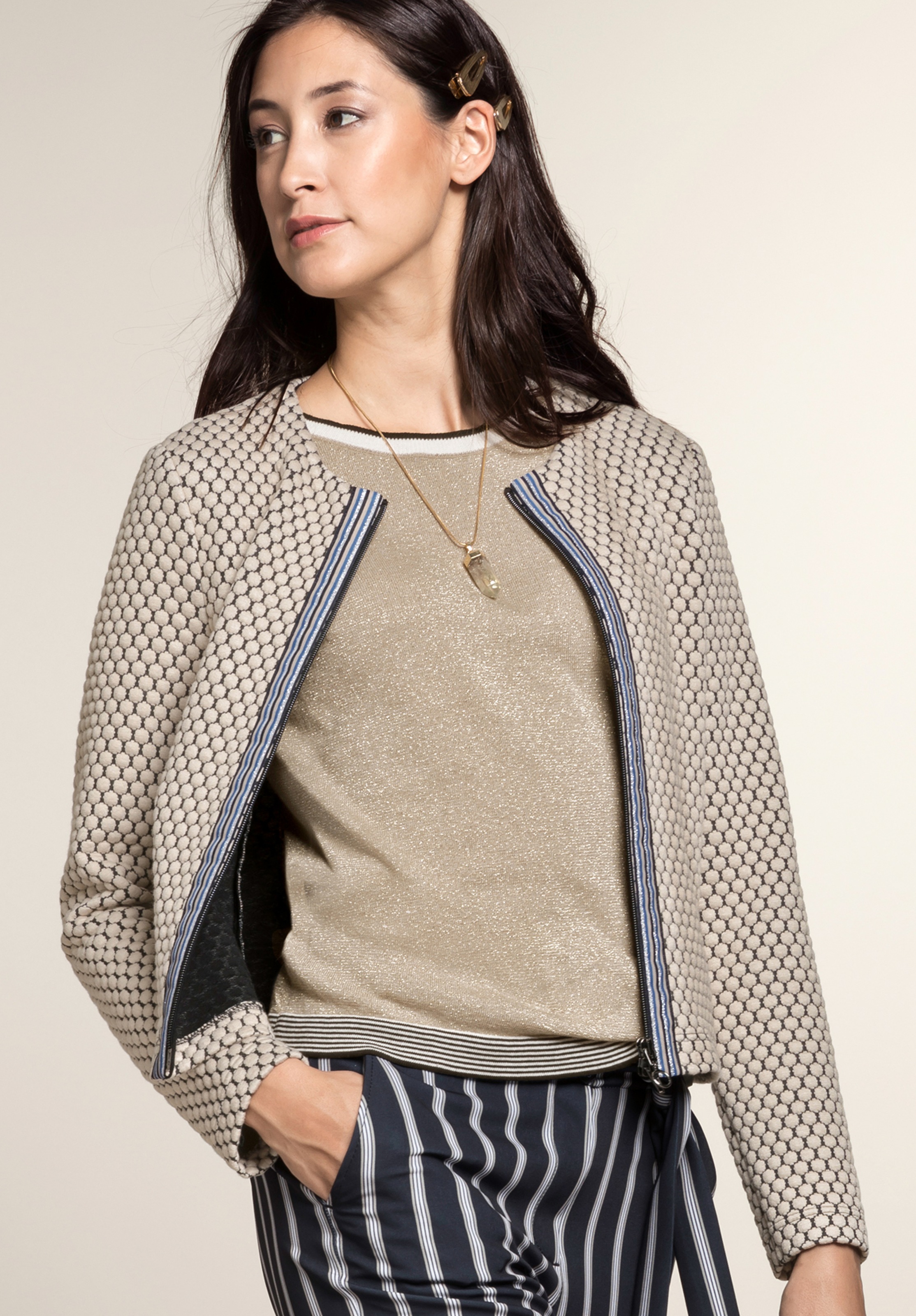 bianca Kurzjacke »SHELA«, in trendiger Struktur mit Ripsband-Detail und Zipp