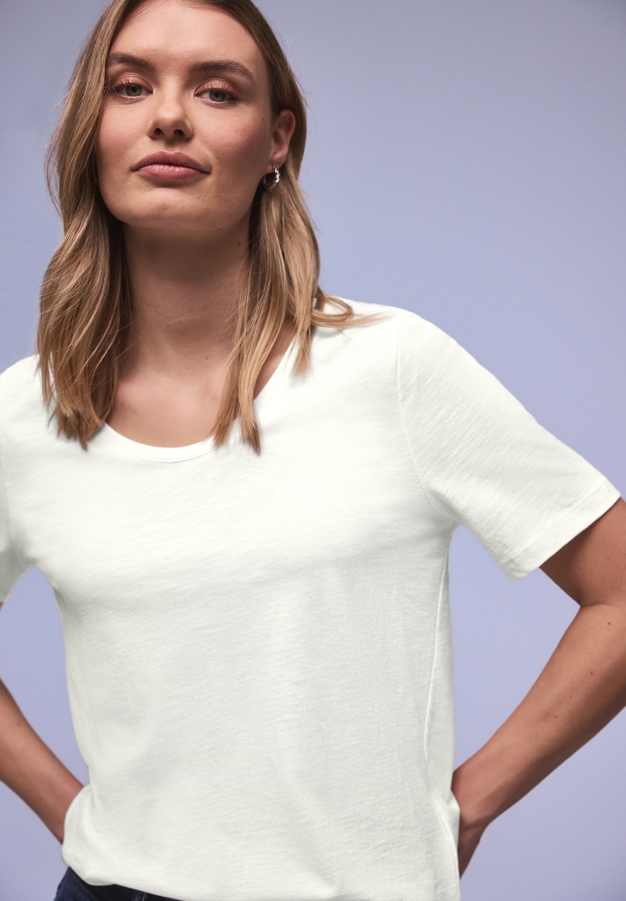 STREET ONE T-Shirt »Style Gerda« mit femininem V-Ausschnitt