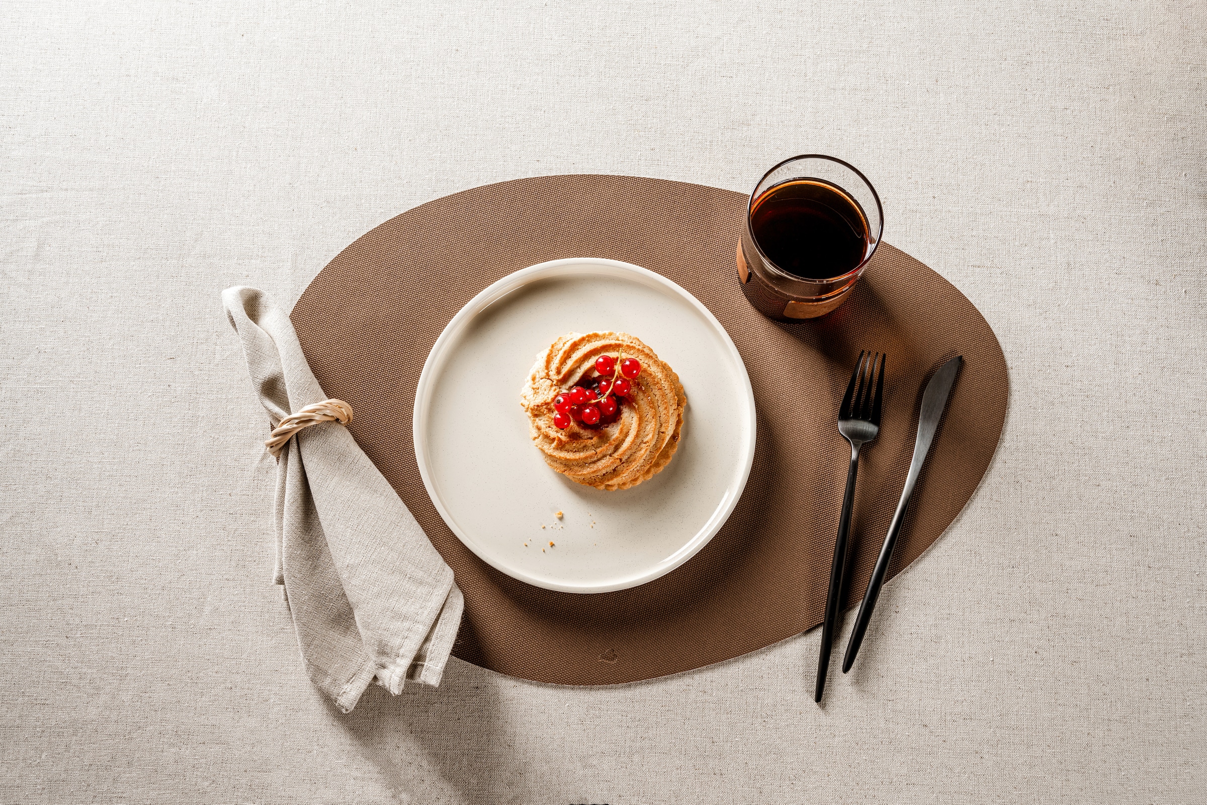 LEONARDO Platzset »GOCCE, oval, 34 x 48 cm, 4er-Set« beidseitig verwendbar, mit unterschiedlichen Farben auf jeder Seite