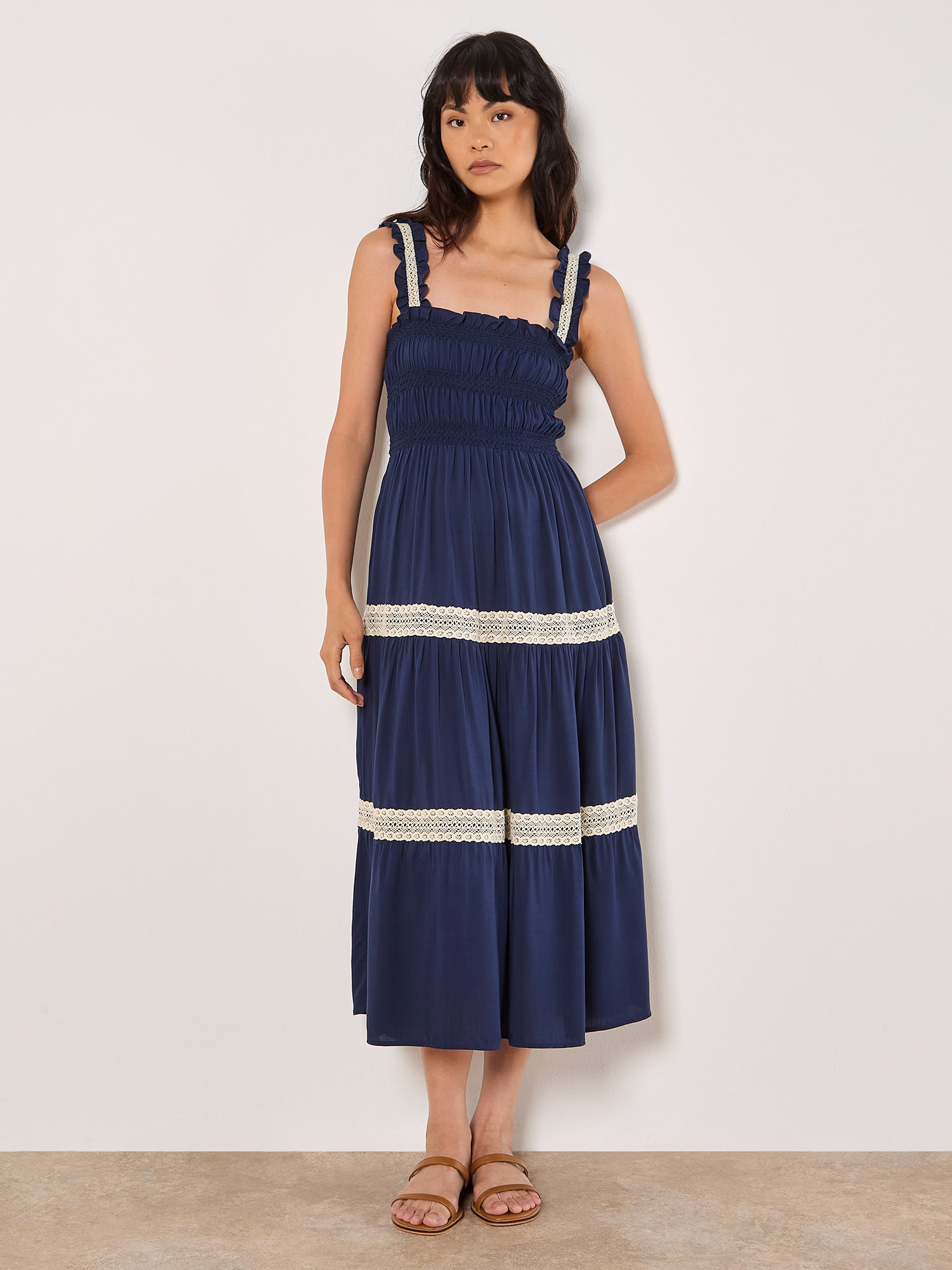 Apricot Spitzenkleid »Maxikleid« mit Smokdetails