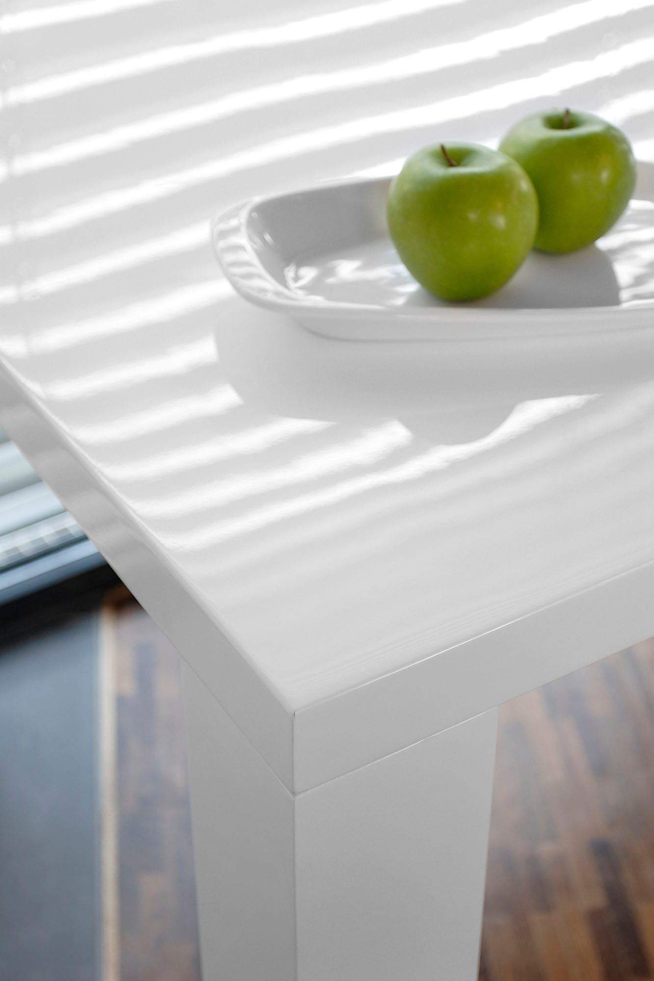 SalesFever Essgruppe »Luton - Stilvoller Esstisch inkl. Stühle« Set, 5 Stk. tlg. bestehend aus 4 Drehstühlen und einem 180 cm breitem Tisch