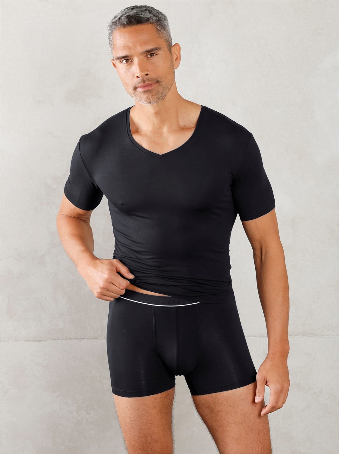 HerrenUnterhemd1Stk.tlg. in schwarz, Größe 8