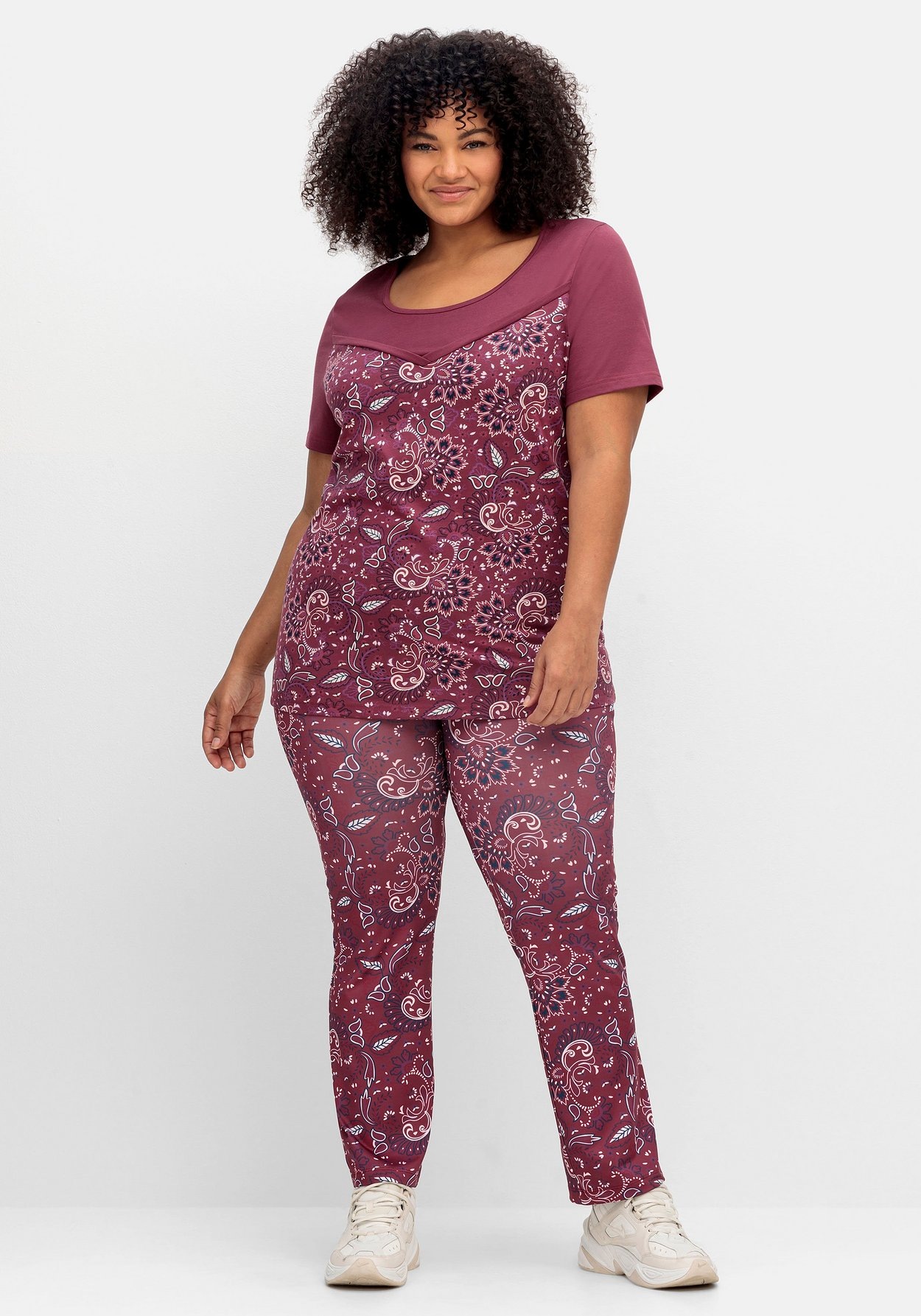 Sheego T-Shirt »Kurzarmshirt mit Paisleymuster«, mit Paisleymuster