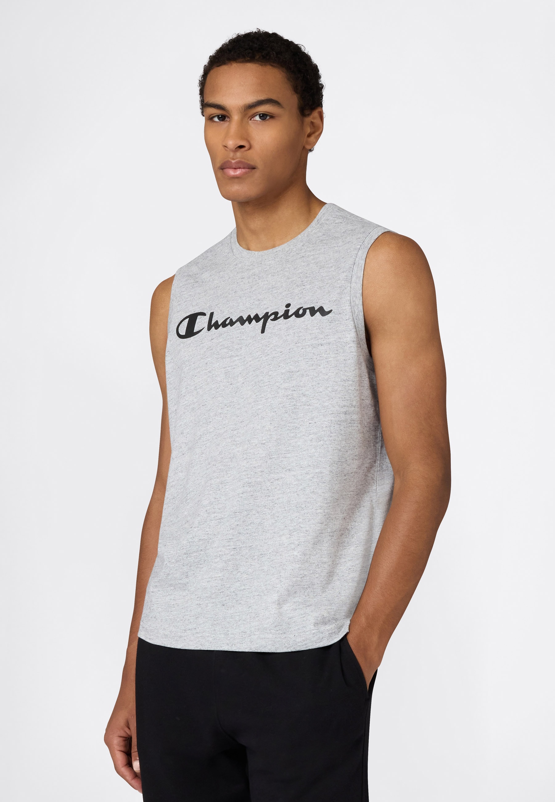 Champion Tanktop »BASICS Sleeveless T-Shirt Large Logo« sportliche Schnittform, sportlicher Stil, mit Rundhalsausschnitt