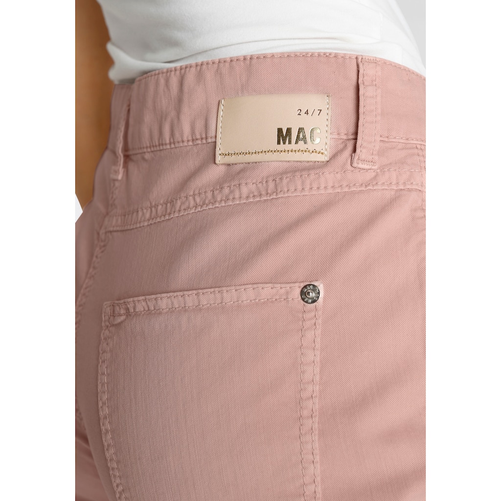 MAC Gerade Jeans »Melanie New«, Neue Teilungsnähte an den vorderen Taschen