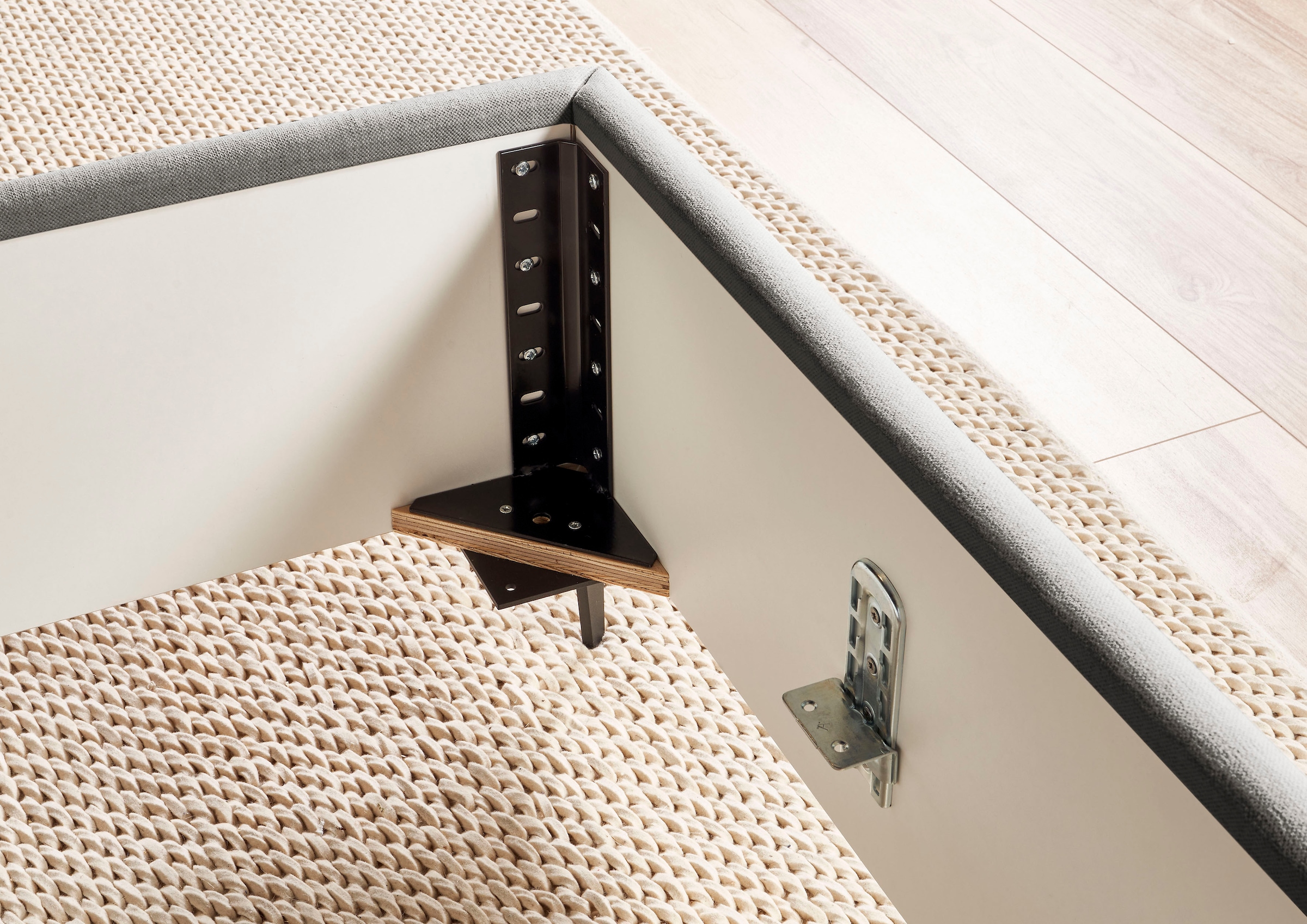 Musterring Polsterbett »Elos« Kopfteil mit doppeltem Stehsaum, Metallfuß in schwarz,  in 4 Größen