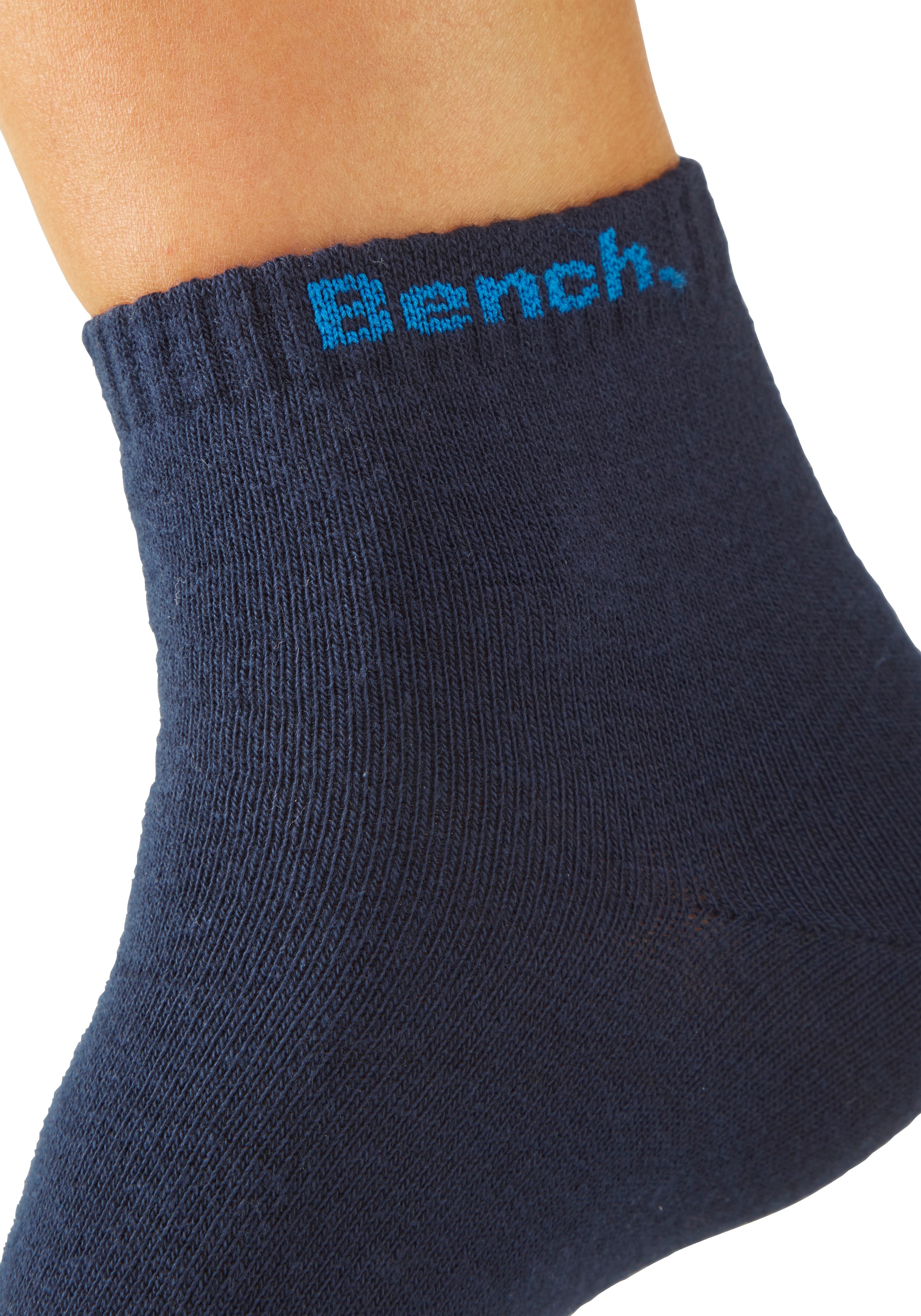 Bench. Sneakersocken Packung, 6 Paar tlg. Sneakersocken mit klassischem Logoschriftzug