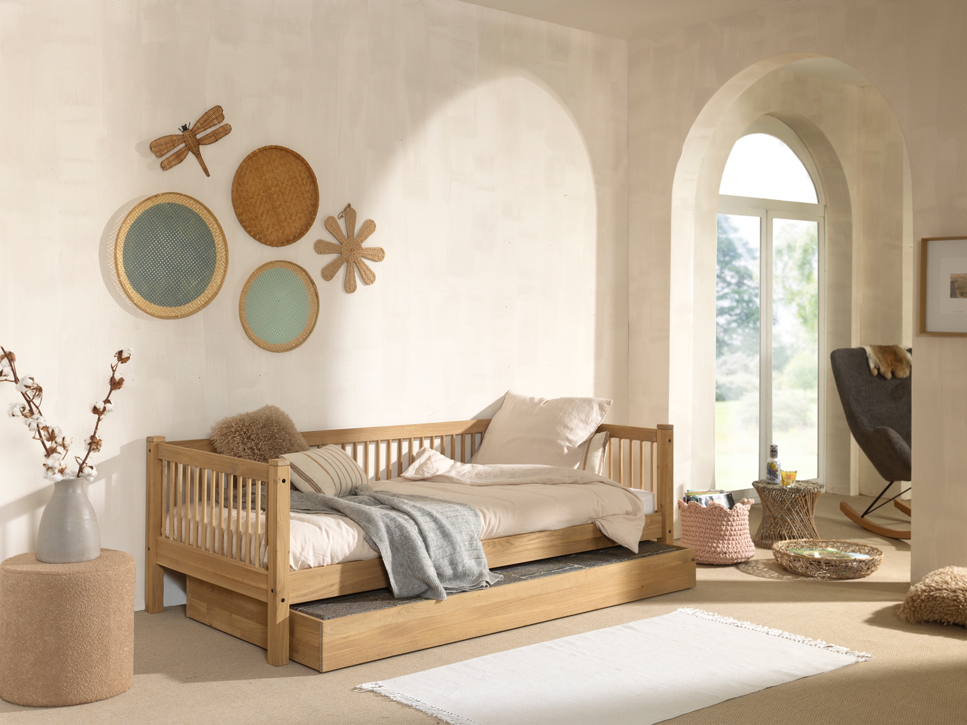 Home affaire Einzelbett »Forrest 90/200 aus massiver Eiche, Oberfläche geölt, stabil gebaut«, (B/H/T ca. 207,5x68x97,5cm, inkl. Massivholz Rolllattenrost), aus massiver Eiche geölt, LF 90x200 cm, wahlweise mit Bettschublade
