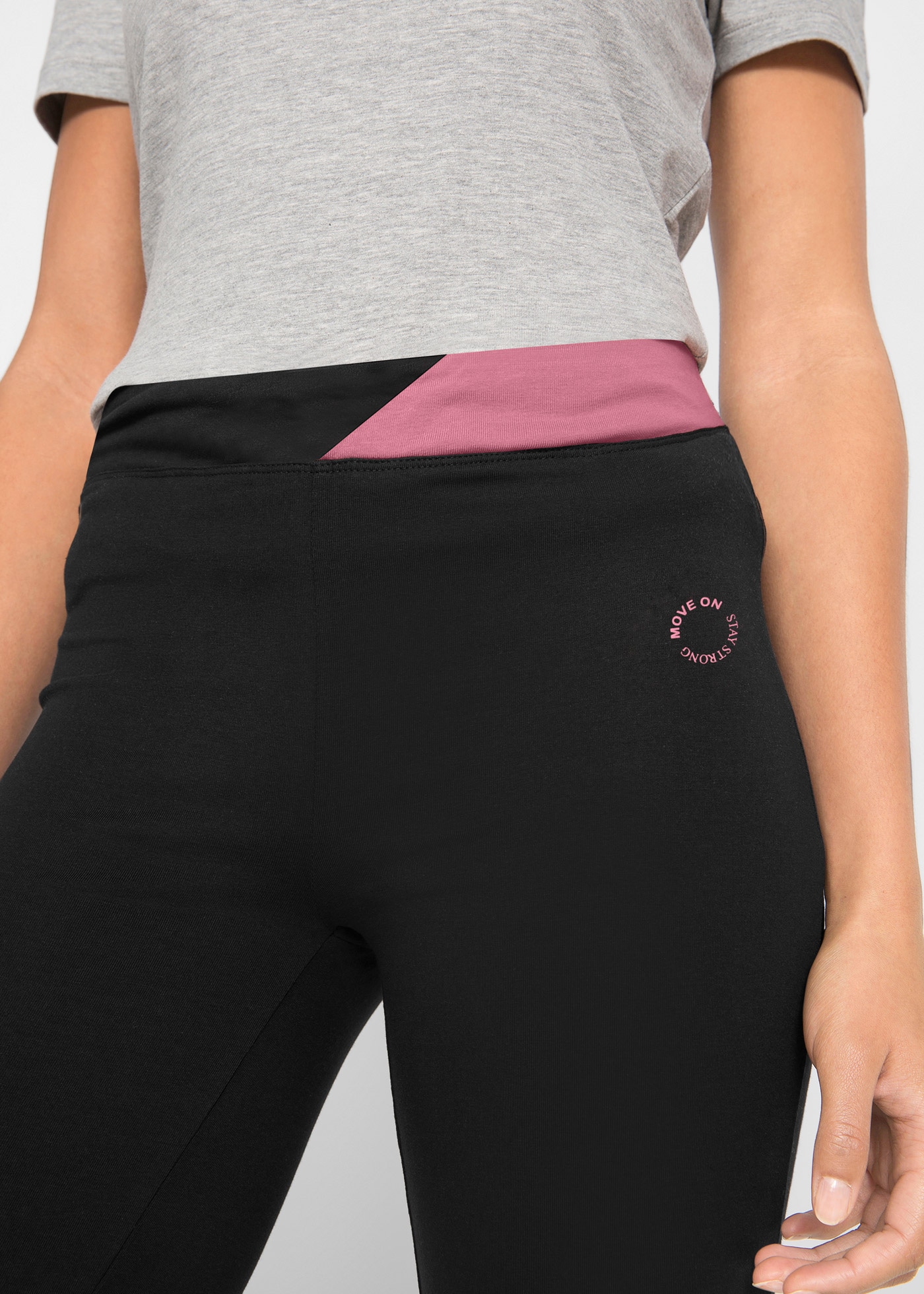 bonprix Sporthose  aus Baumwoll-Stretch, Bootcut, Slim fit, Kontrastdetail am Bund
