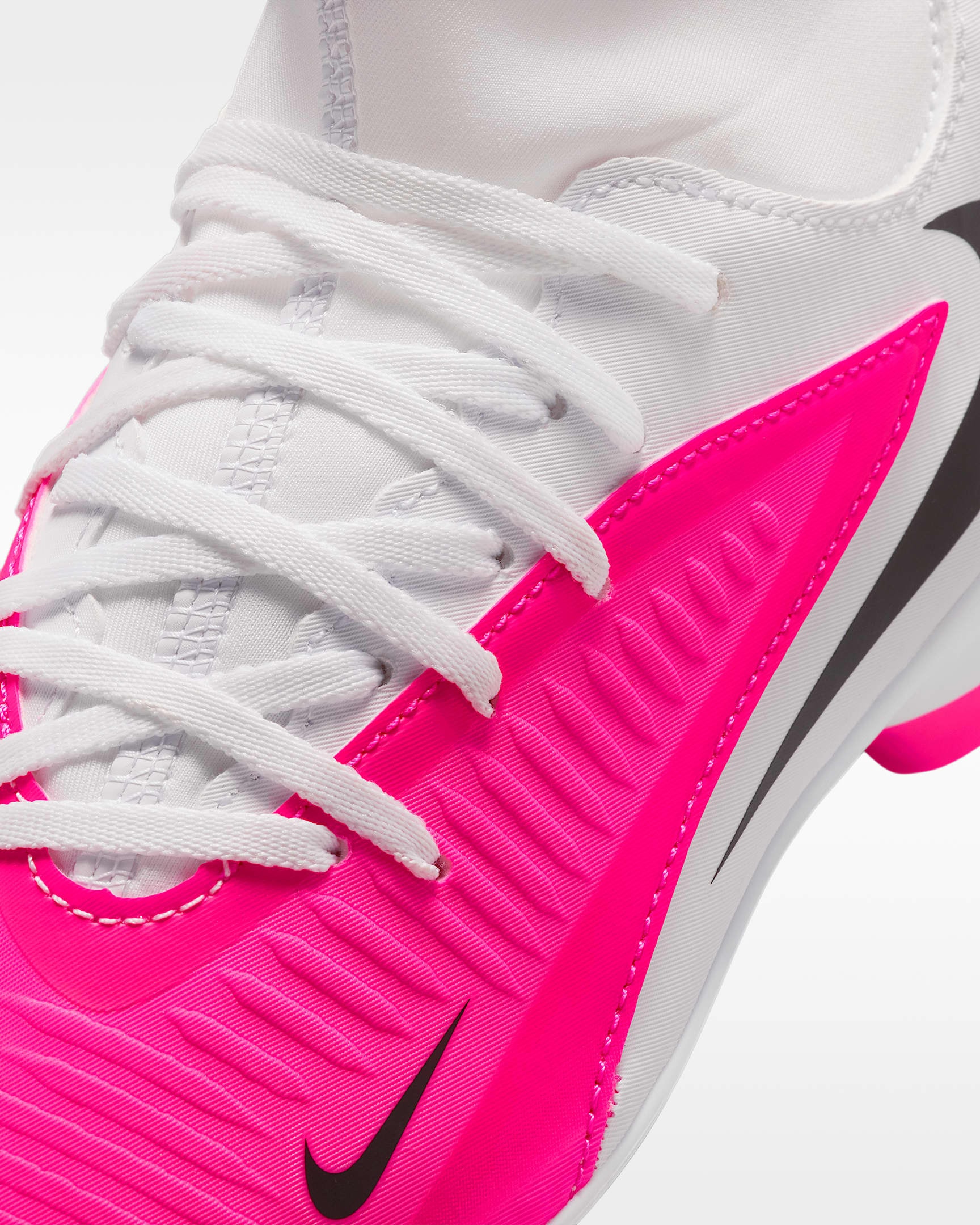 Nike Fußballschuh »JR PHANTOM 6 HIGH CLUB FGMG T«  Außensohle für Rasenplätze, für Kinder & Jugendliche