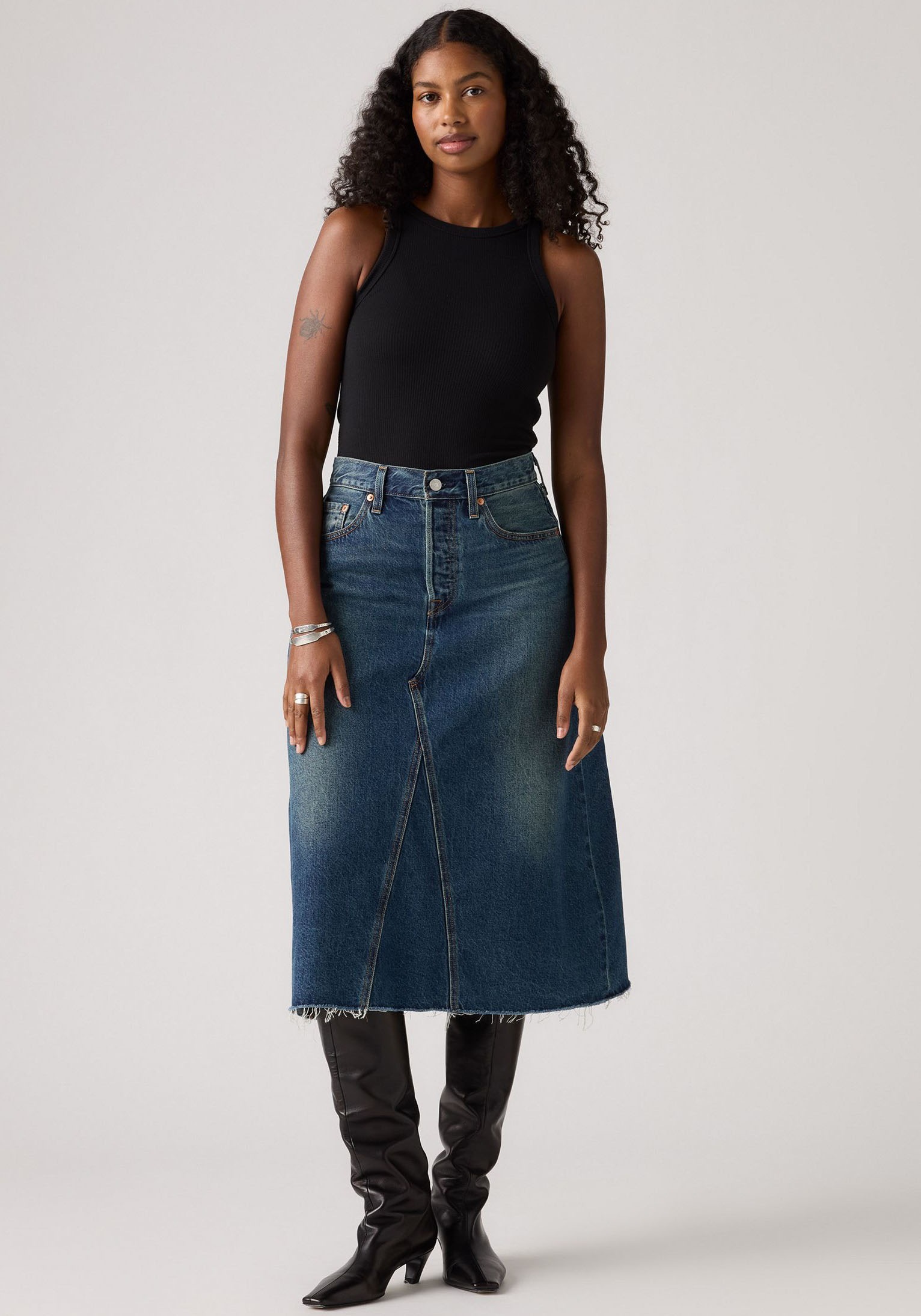 Levi's® Jeansrock »HR A LINE DECON SKIRT«, in trendy Midi-Länge mit ausgefranster Kante