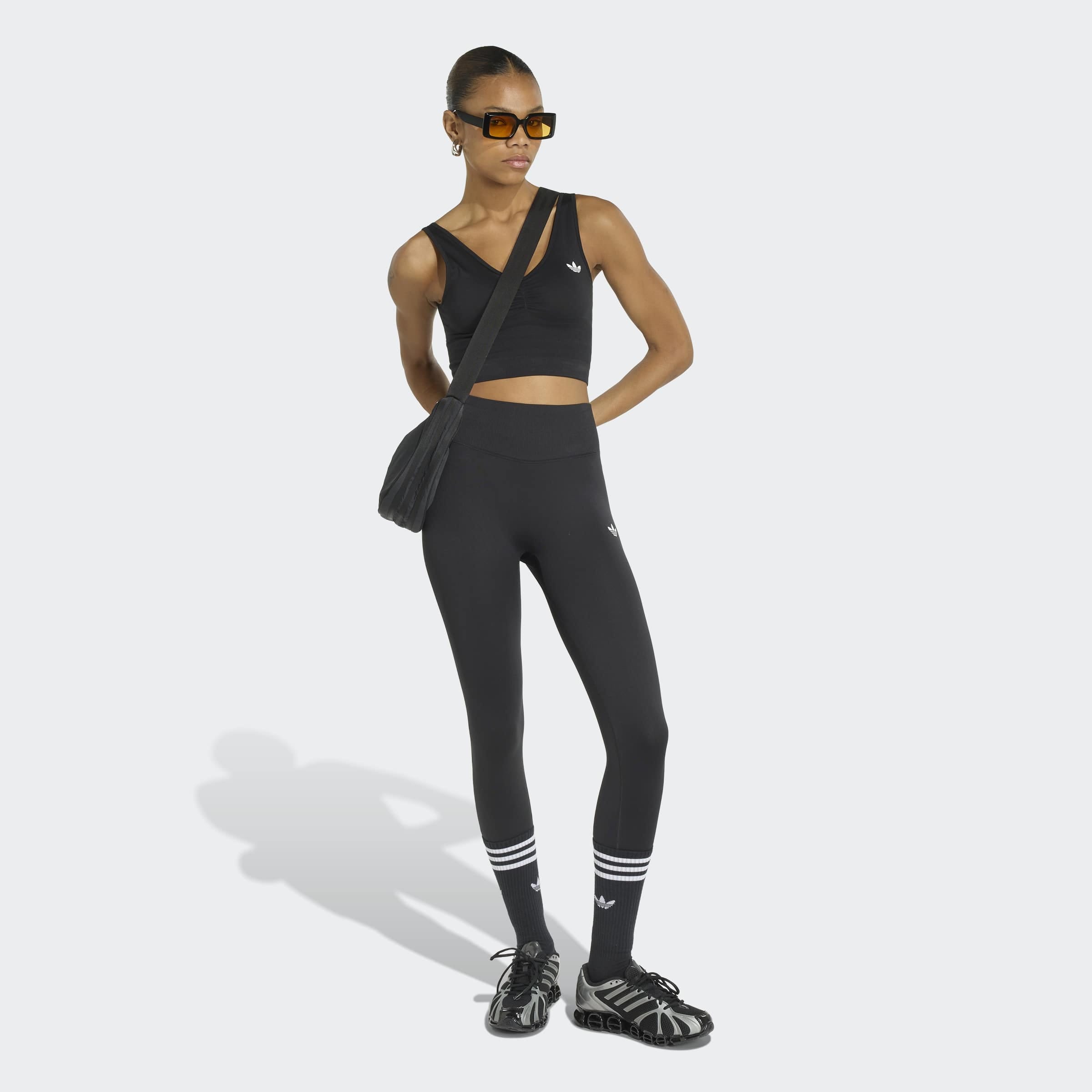 adidas Originals Leggings »ESSENTIALS, NAHTLOS«  SEAMLESS, perfekter Begleiter fürs Workout