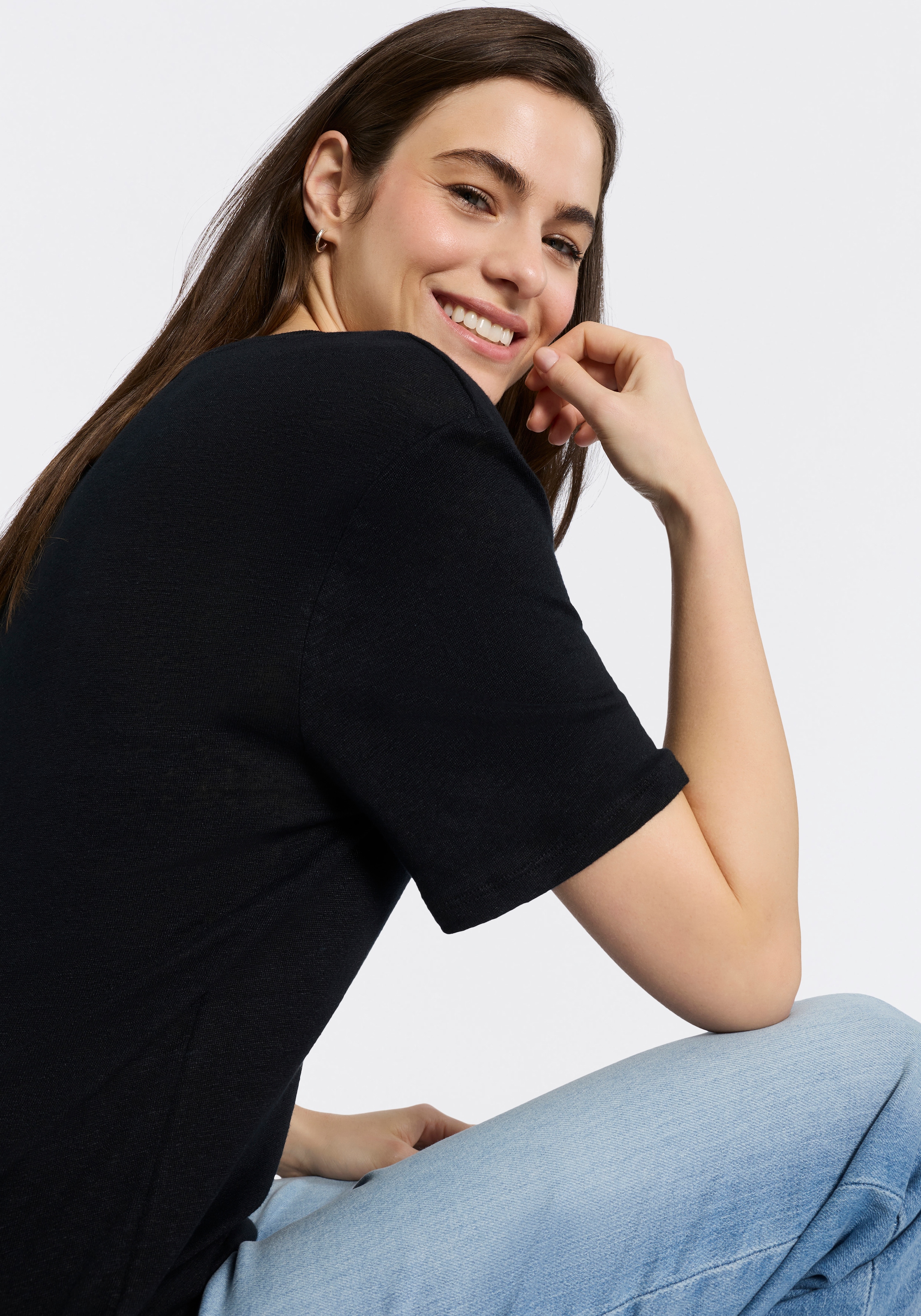 BOSS ORANGE T-Shirt »Ela Premium Damenmode« aus Leinen, V-Ausschnitt