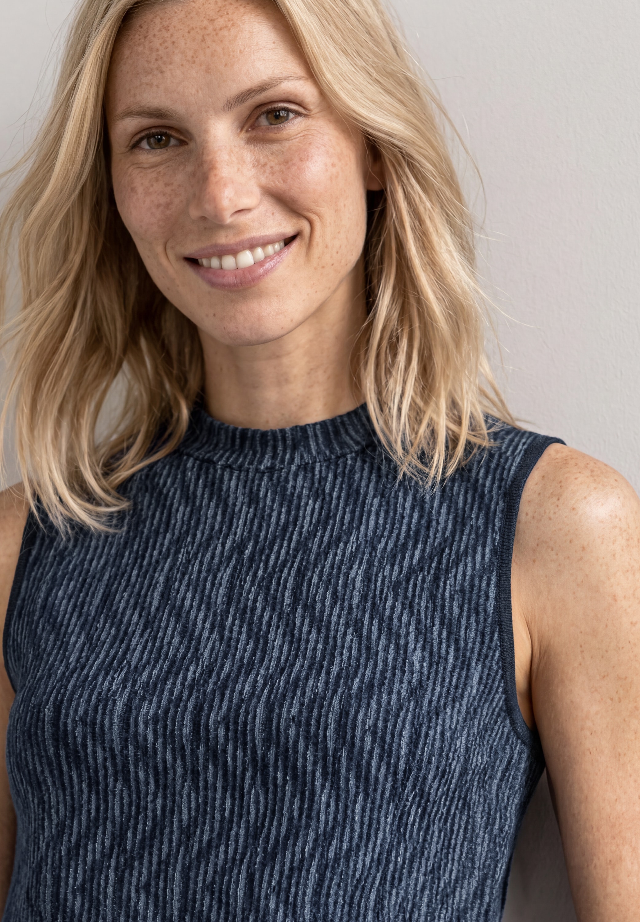 STREET ONE Shirttop Sommertop mit grafischem Muster und Turtleneck