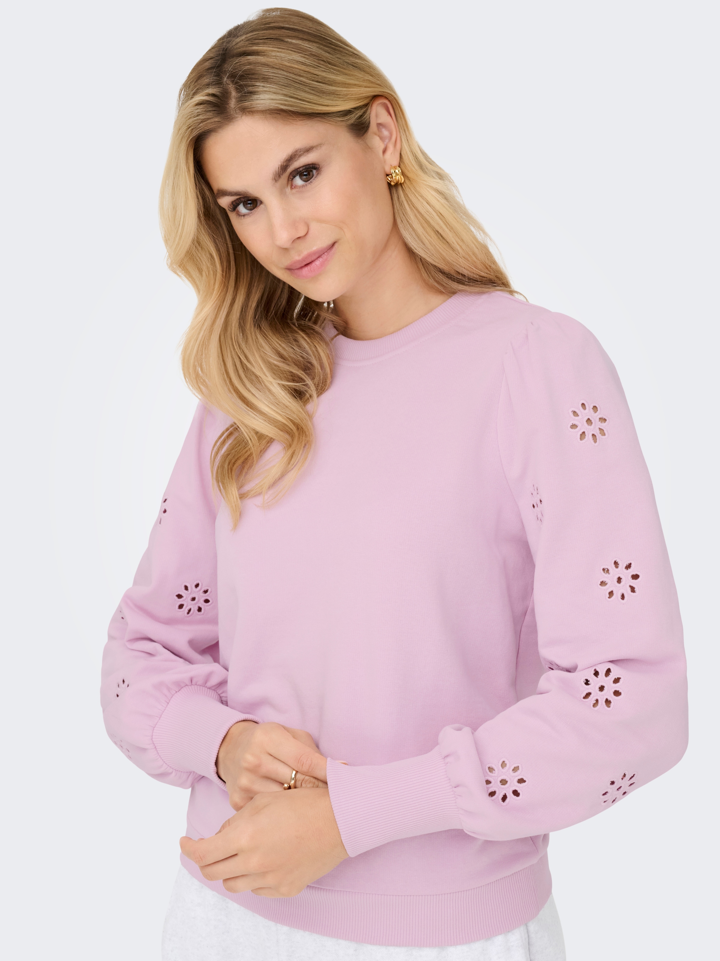 ONLY Sweatshirt »ONLFEMME L/S PUFF EMBROIDERY UB SWT«, mit Puffärmeln mit wunderschöner Lochstickerei
