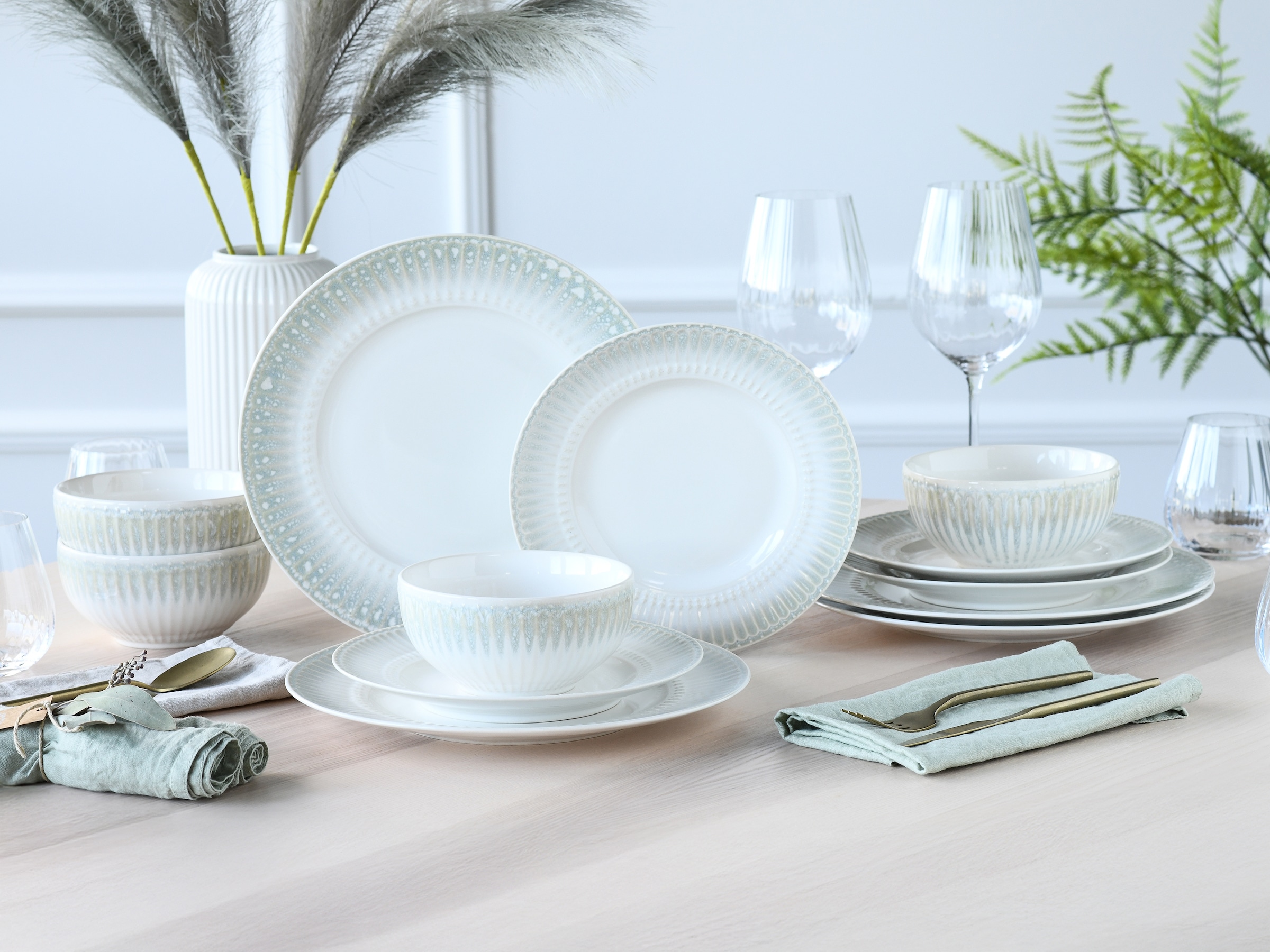 CreaTable Teller-Set »Celadon, Teller Set 12-tlg.« Elegantes Stabrelief, Farbverlauf