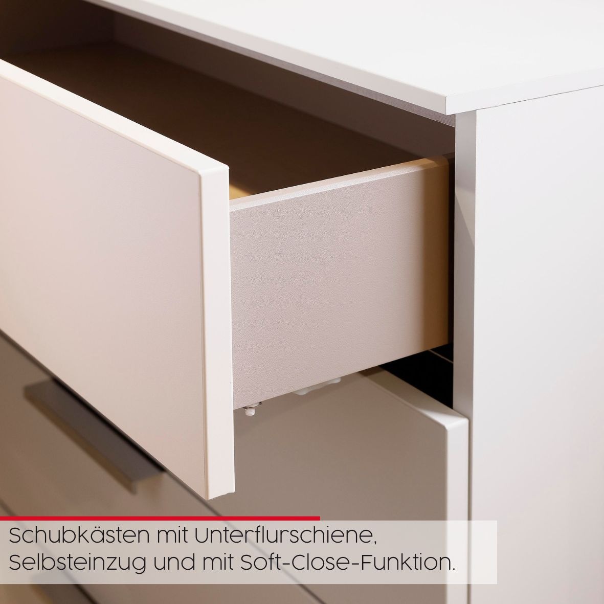 rauch Nachtkommode »Nachttisch Nachtschrank Nachtkonsole FLIPP mit Glasfront«, (Breite 40 cm), mit 3 Schubladen und Soft-Close-Funktion, Oberboden und Front Glas