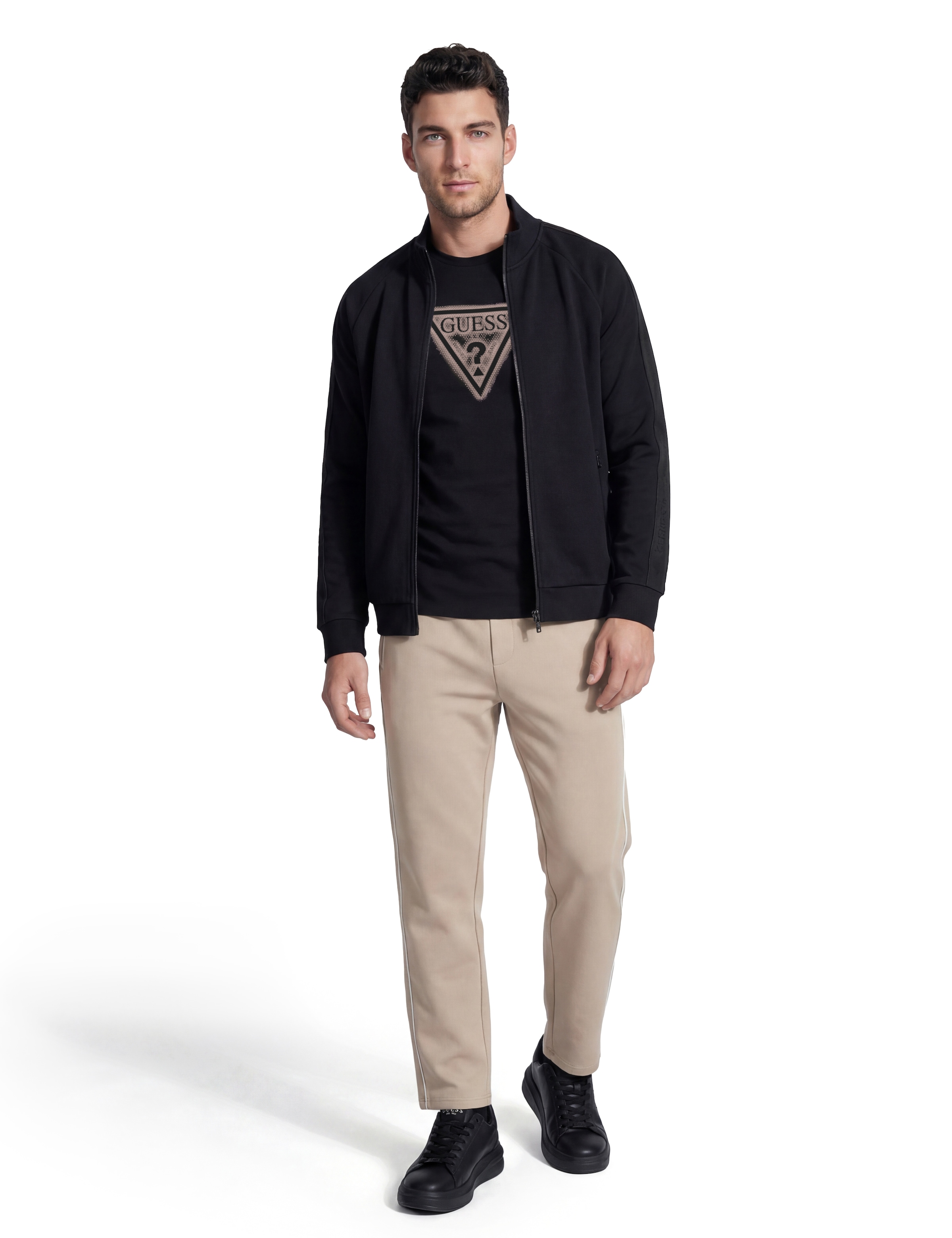 Guess T-Shirt »TRIANGLE SPRAY TEE« Rundhalsausschnitt, Baumwoll-Mix, Slim Fit