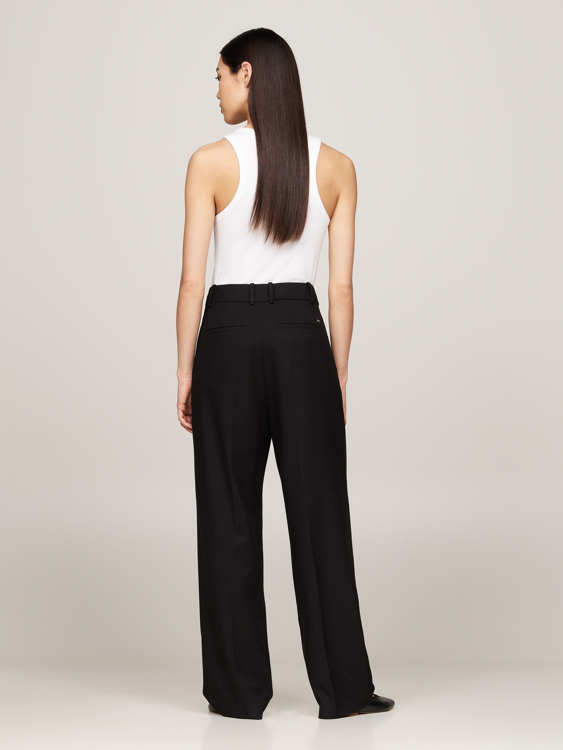 Tommy Hilfiger Webhose »MD CORE RELAXED STRAIGHT PANT«, mit Logostickerei auf der Rückseite