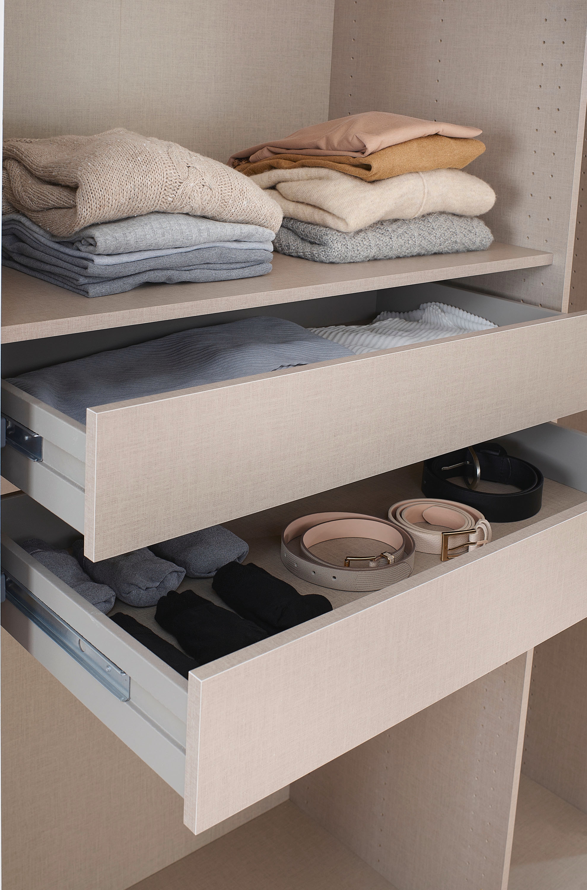 rauch Schwebetürenschrank »Kleiderschrank Schrank Garderobe BESTSELLER KOLUNA mit Spiegel«, inkl. 2 Innenschubladen sowie extra Einlegeböden MADE IN GERMANY