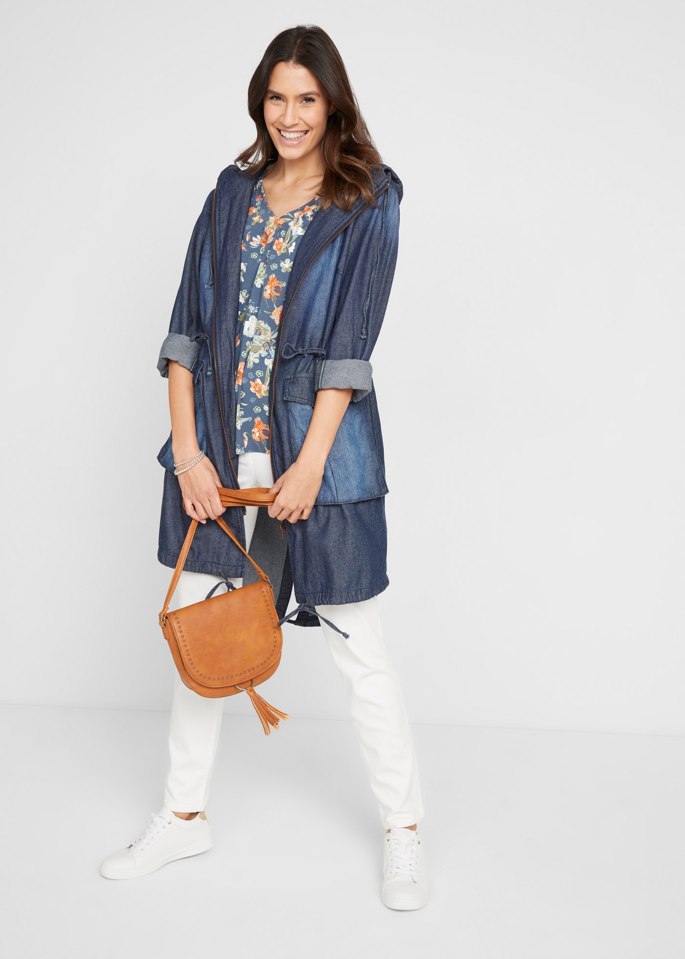 bonprix T-Shirt »Shirt mit Druck, kurzarm« mit All-Over Print und V-Ausschnitt