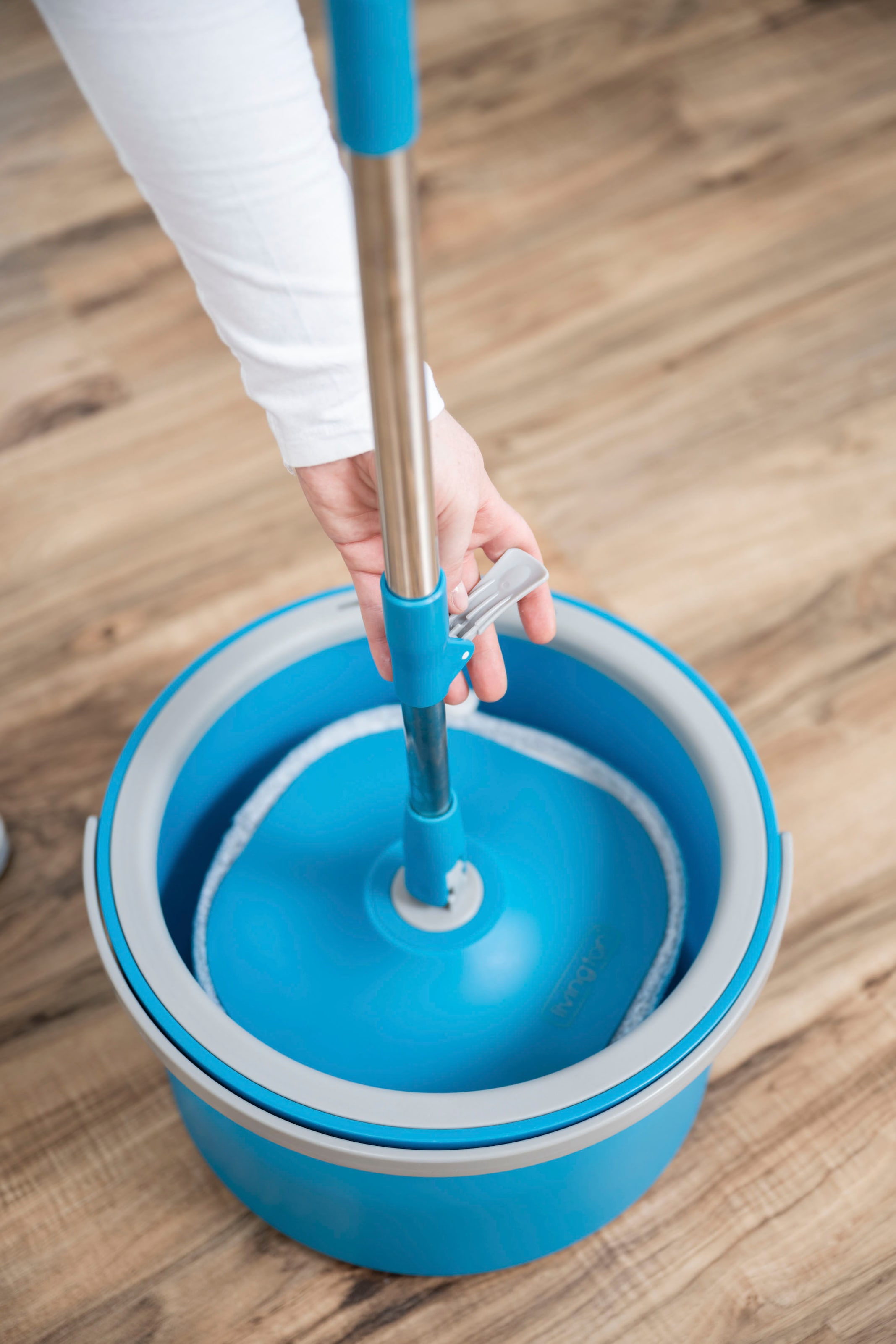 MediaShop Bodenwischer-Set »Livington Clean Water Spin Mop«, (Set, 1 St.)