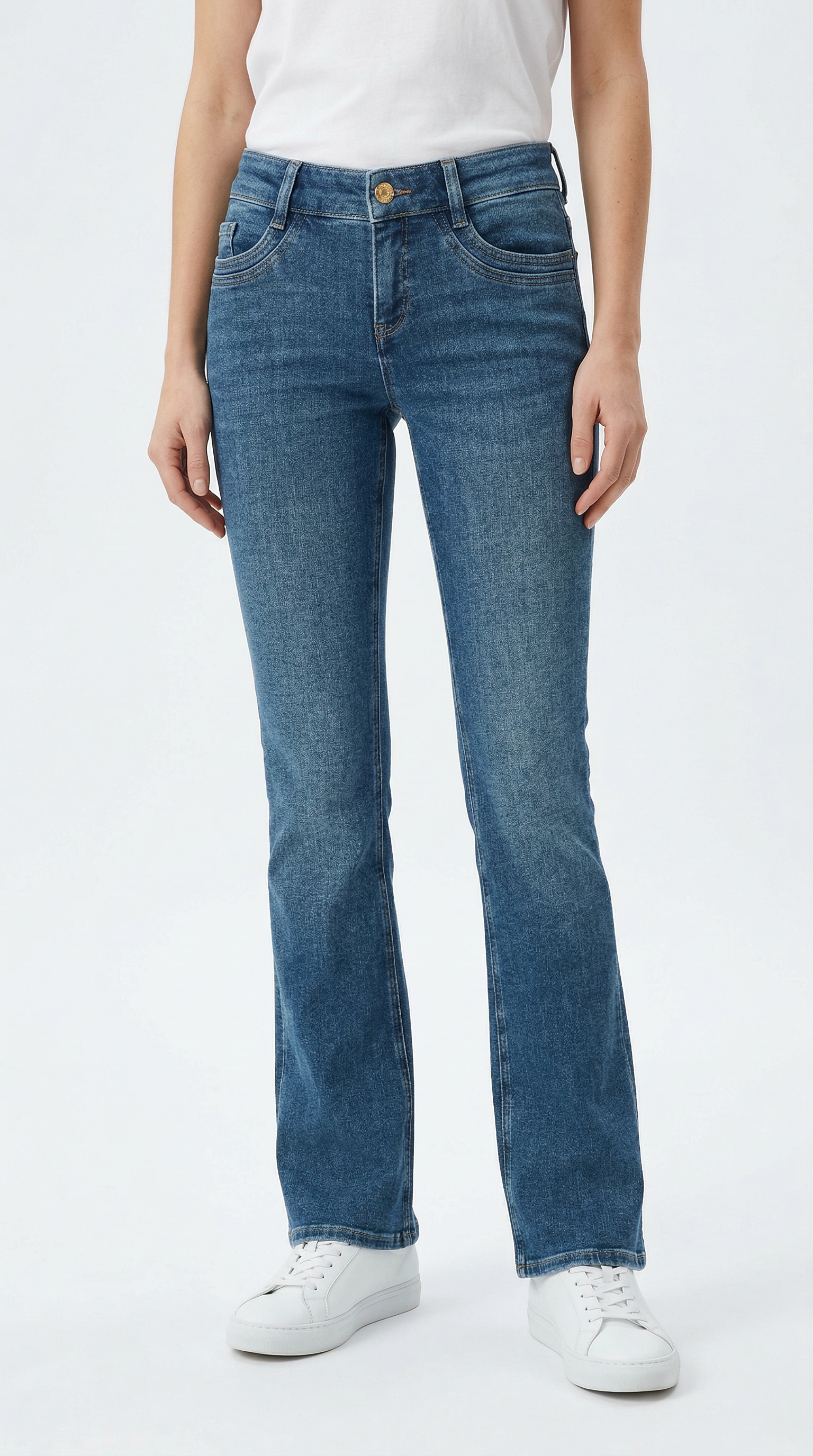 MAC Bootcut-Jeans »DETROIT flared« Aufwendig gearbeitete Details an den Vordertaschen
