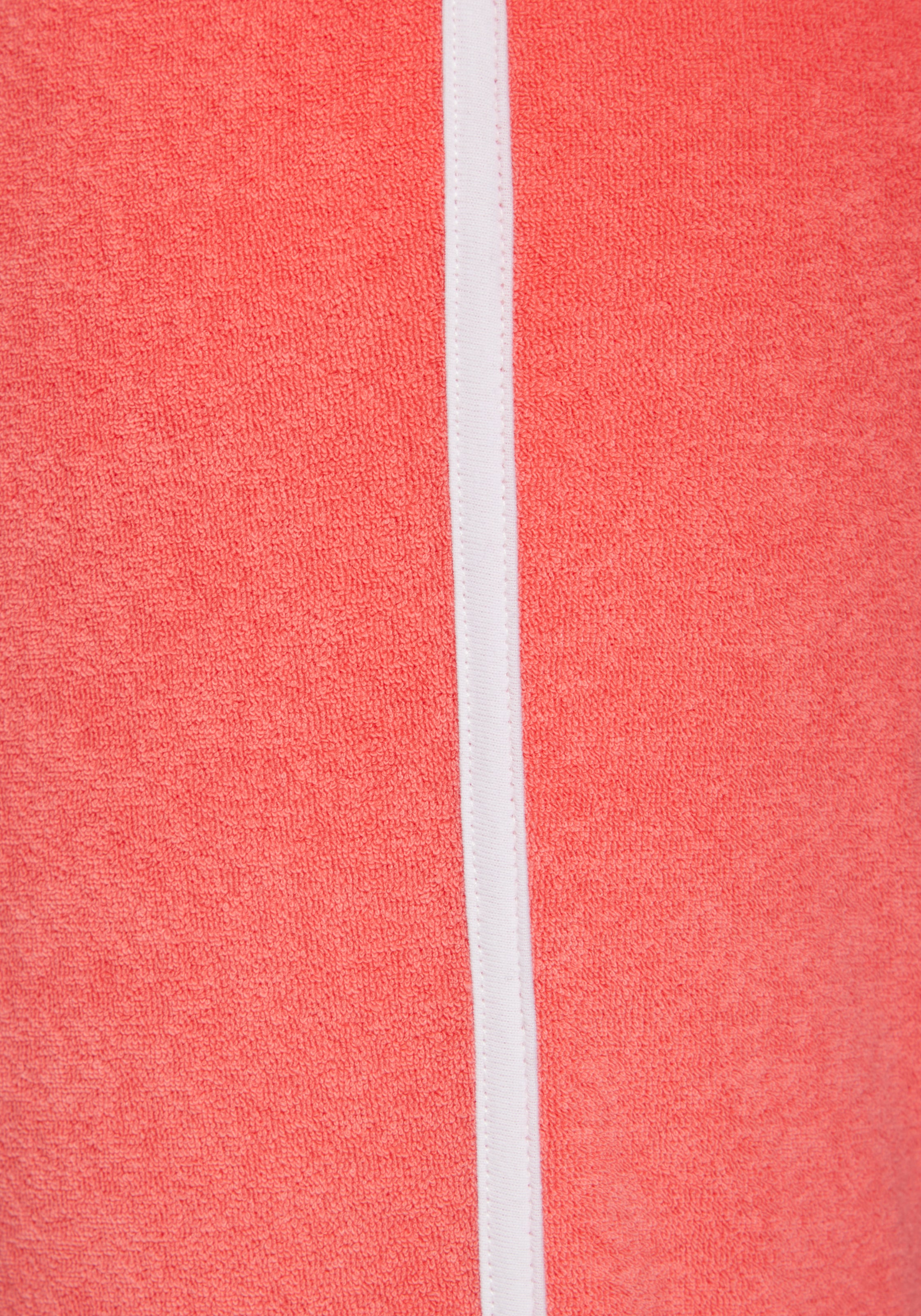 KangaROOS Relax-Caprihose  mit sportlichem Seitenstreifen und weichem Frottee Material