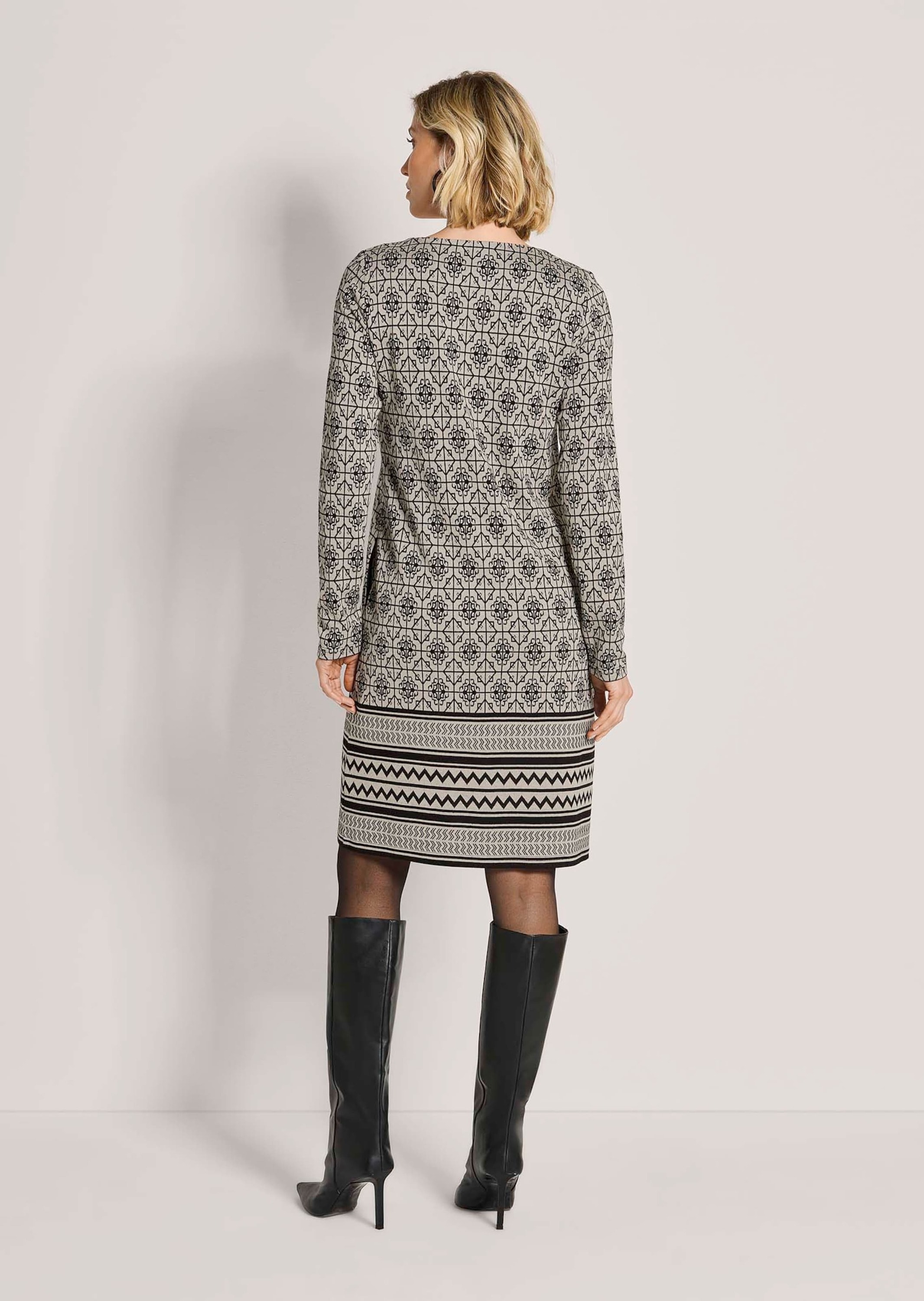 MADELEINE Midikleid »Kleid Schmales Kleid mit Grafik-Druck« Ohne Tasche