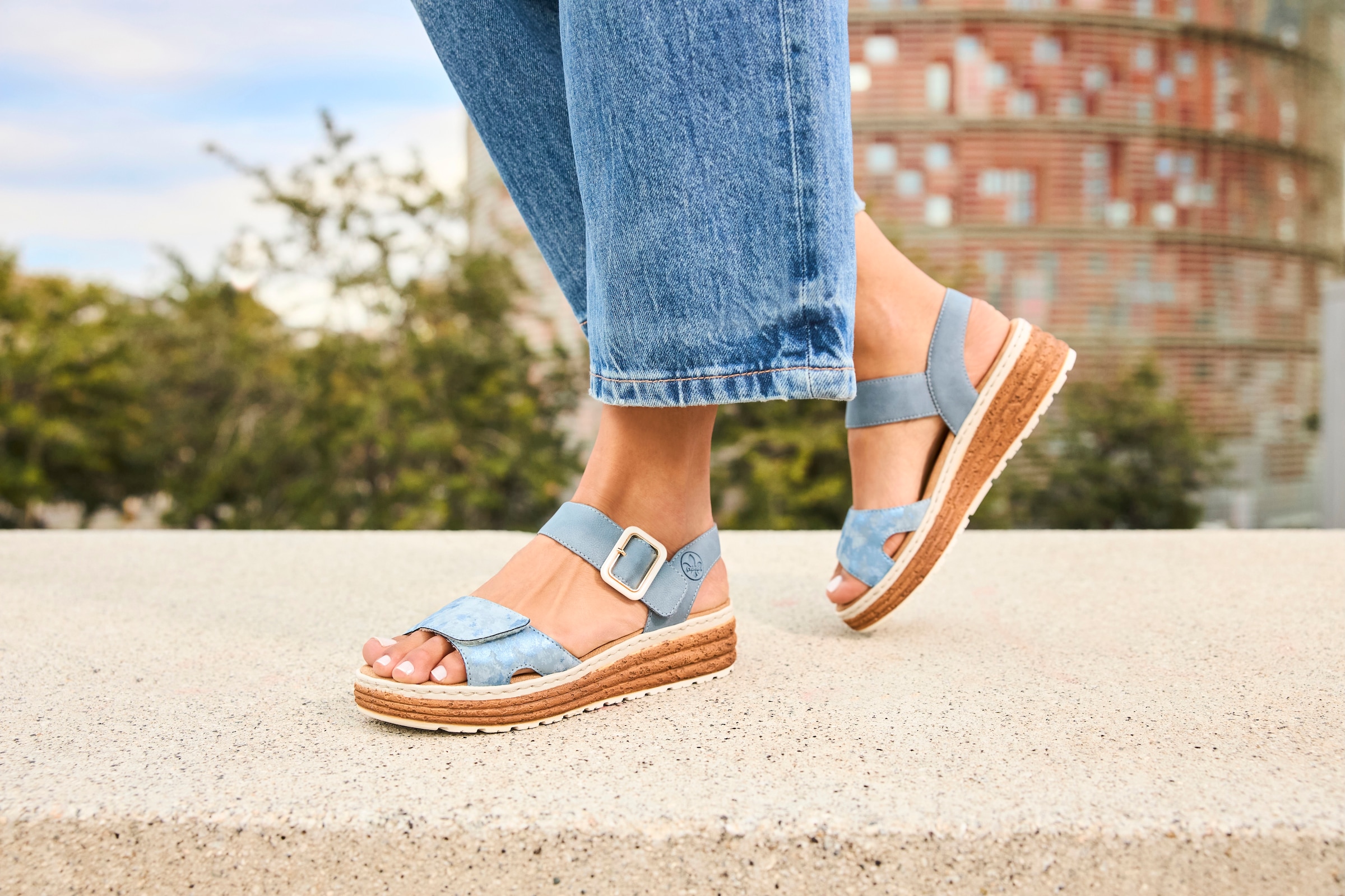 Rieker Plateausandale, Sandalette, Sommerschuh, Keilsandale mit praktischen Klettverschlüssen