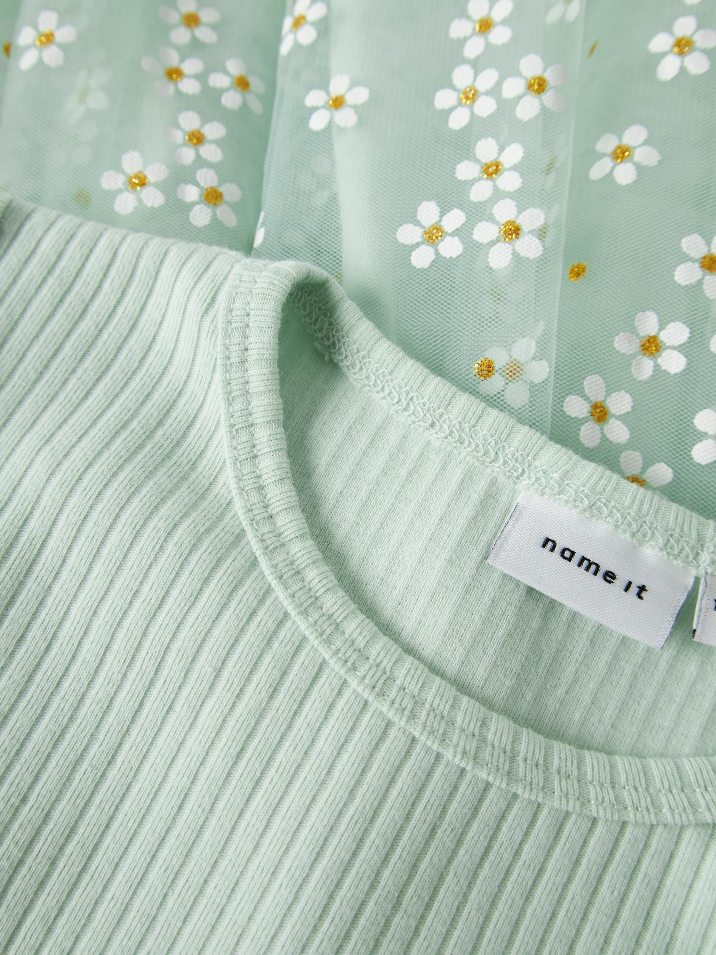 Name It Minikleid »NMFFLORAL SS DRESS« mit aufgesetztem Tüllrock im geblümten Glitzer-Alloverprint