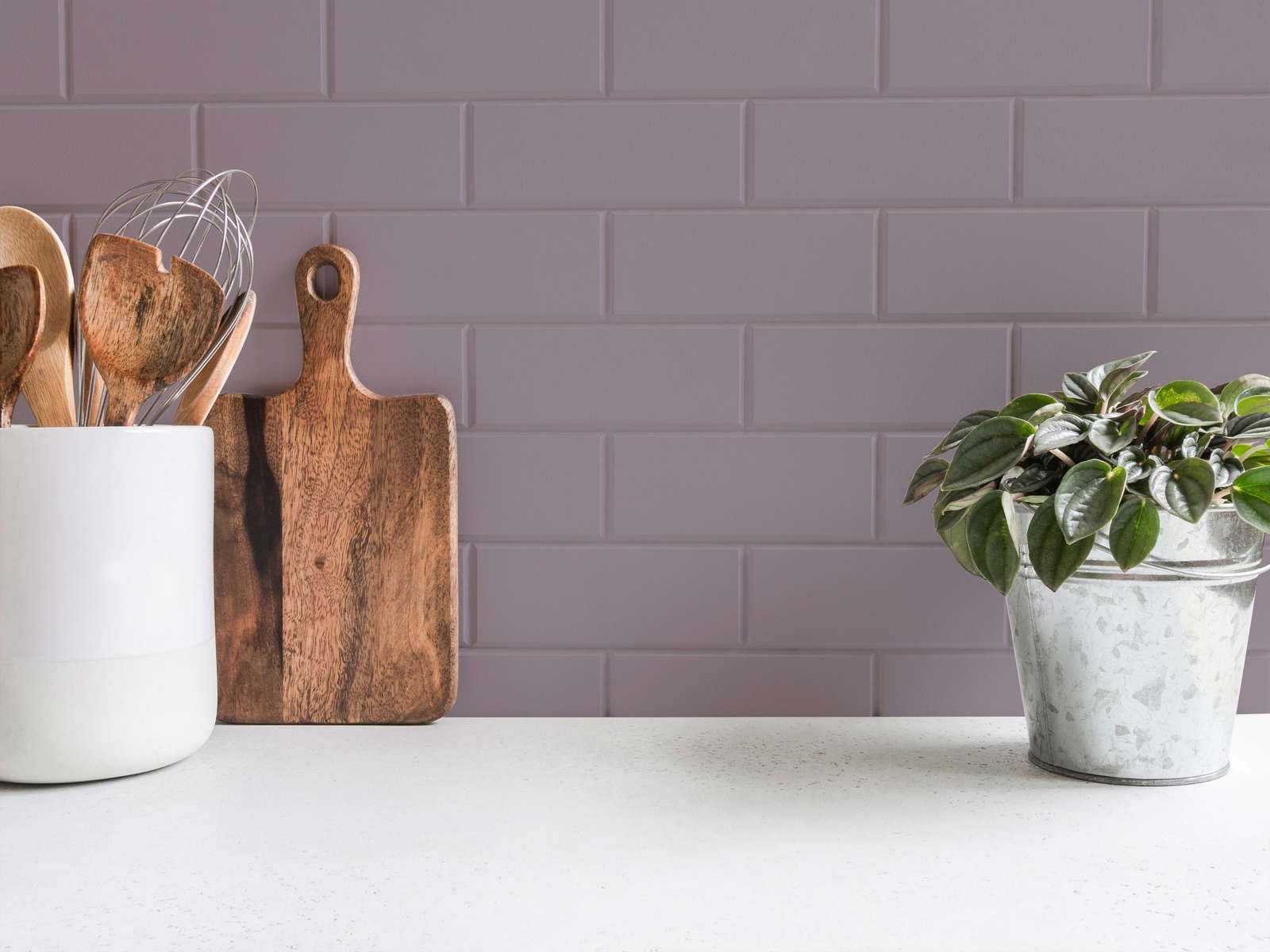 A.S. Création Wand- und Deckenfarbe »Seidenmatt Innenfarbe THE COLOR KITCHEN« für Wohnzimmer Schlafzimmer Flur Küche, versch. Lilatöne