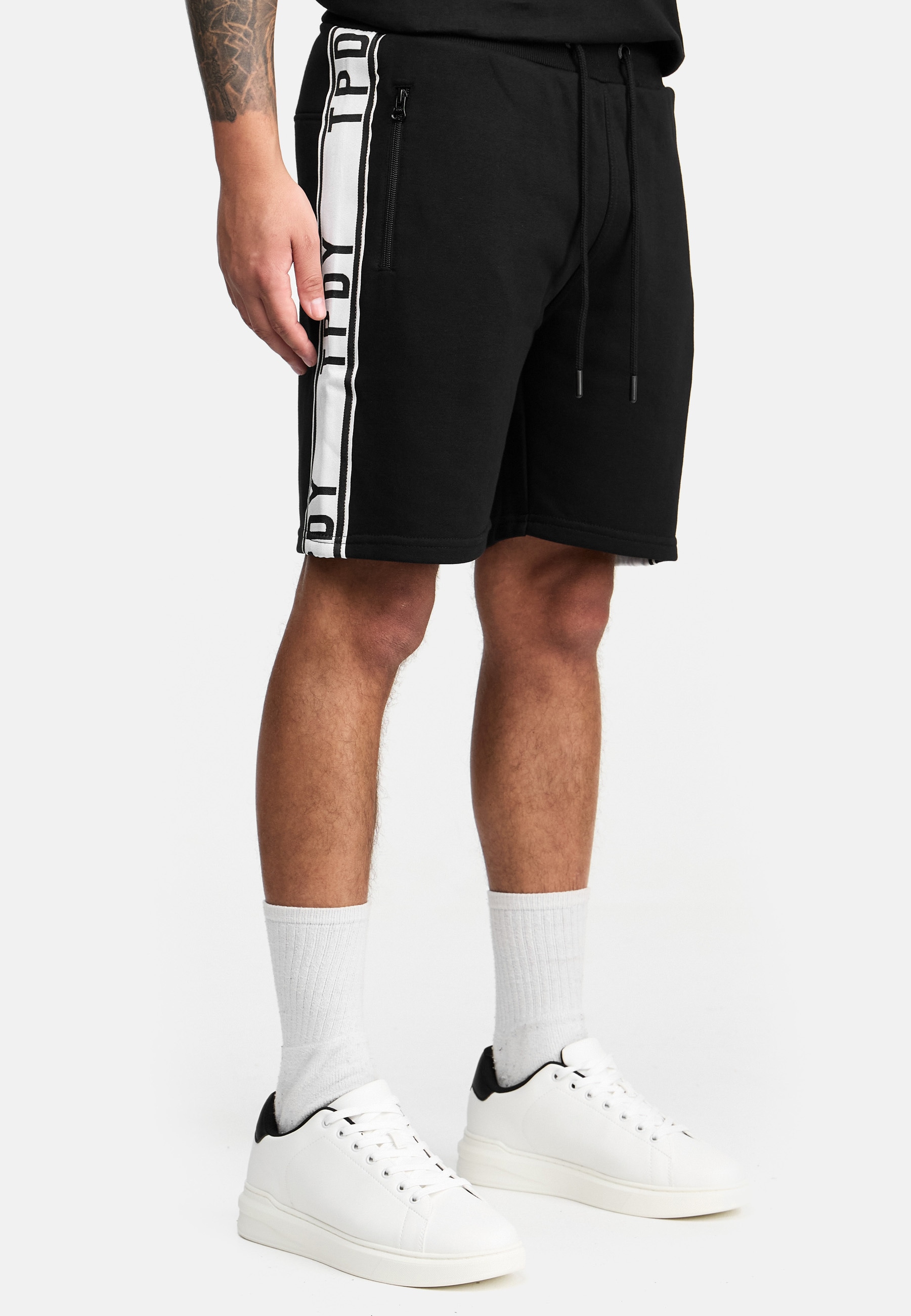 trueprodigy Shorts »Benjamin Kontraststreifen in weiß mit Logo«
